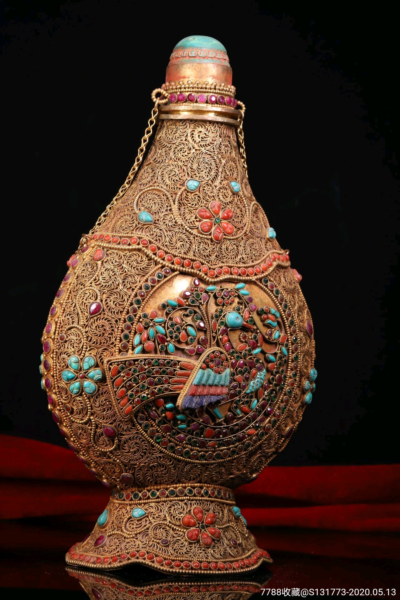 藏银纯手工敲打錾刻鎏金鼻烟壶