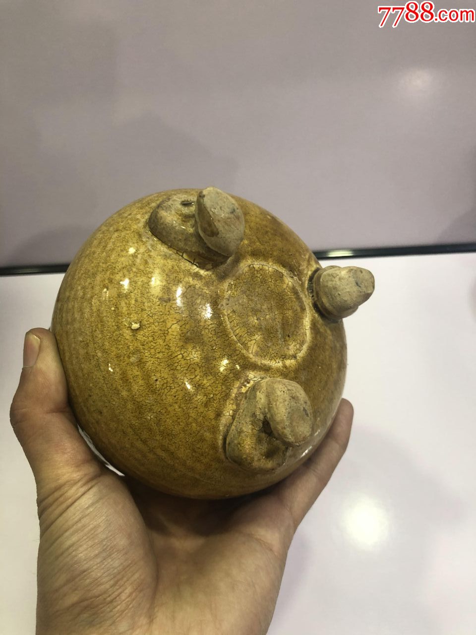 唐代米黄釉三足香炉