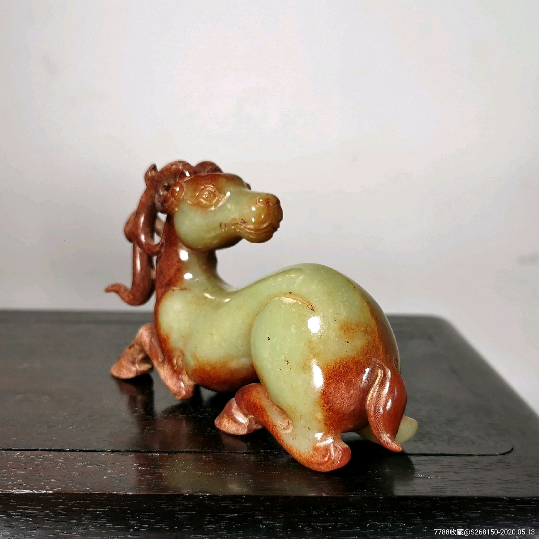 清 老和田玉 受沁玉卧鹿摆件