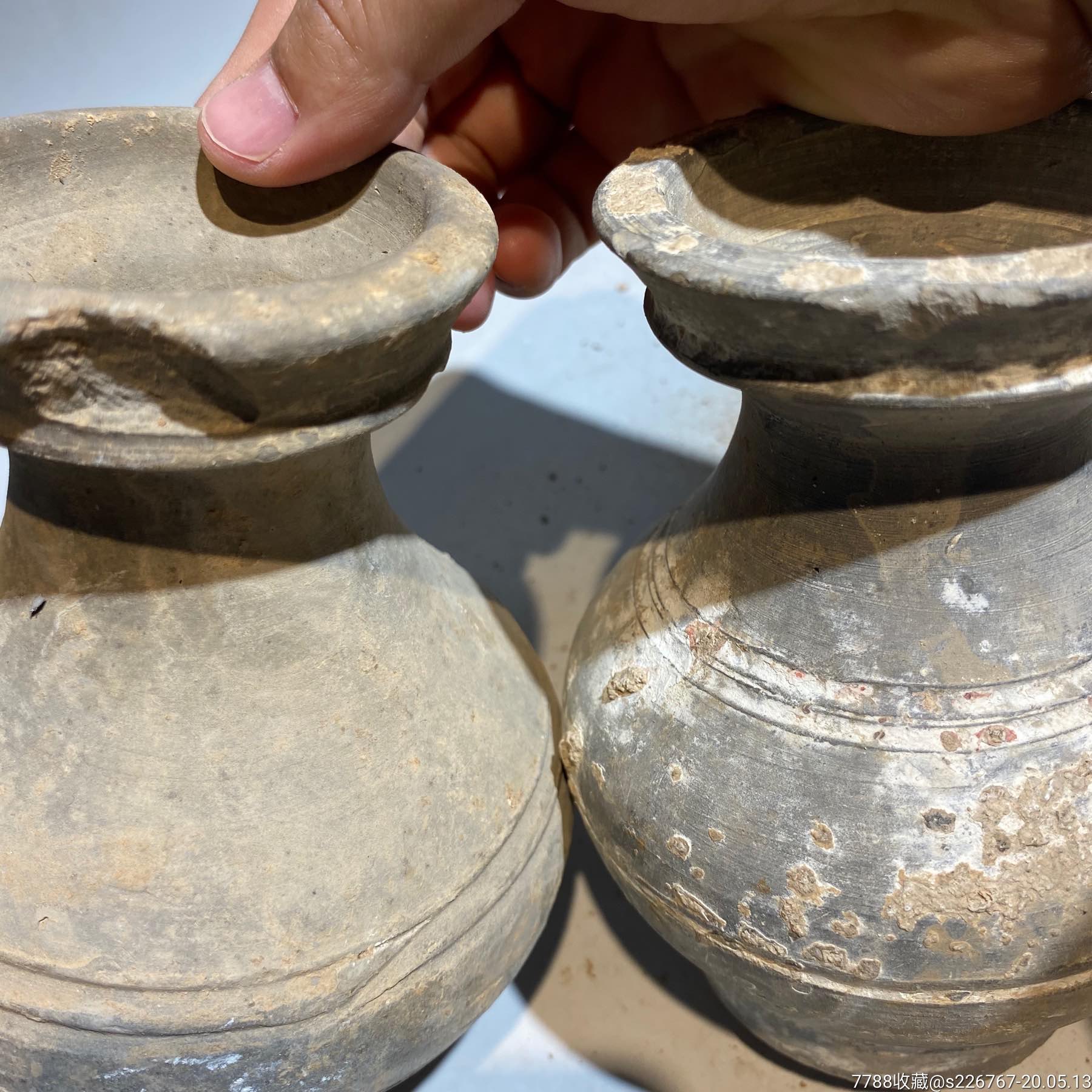 汉代盘口旋纹灰陶壶两个