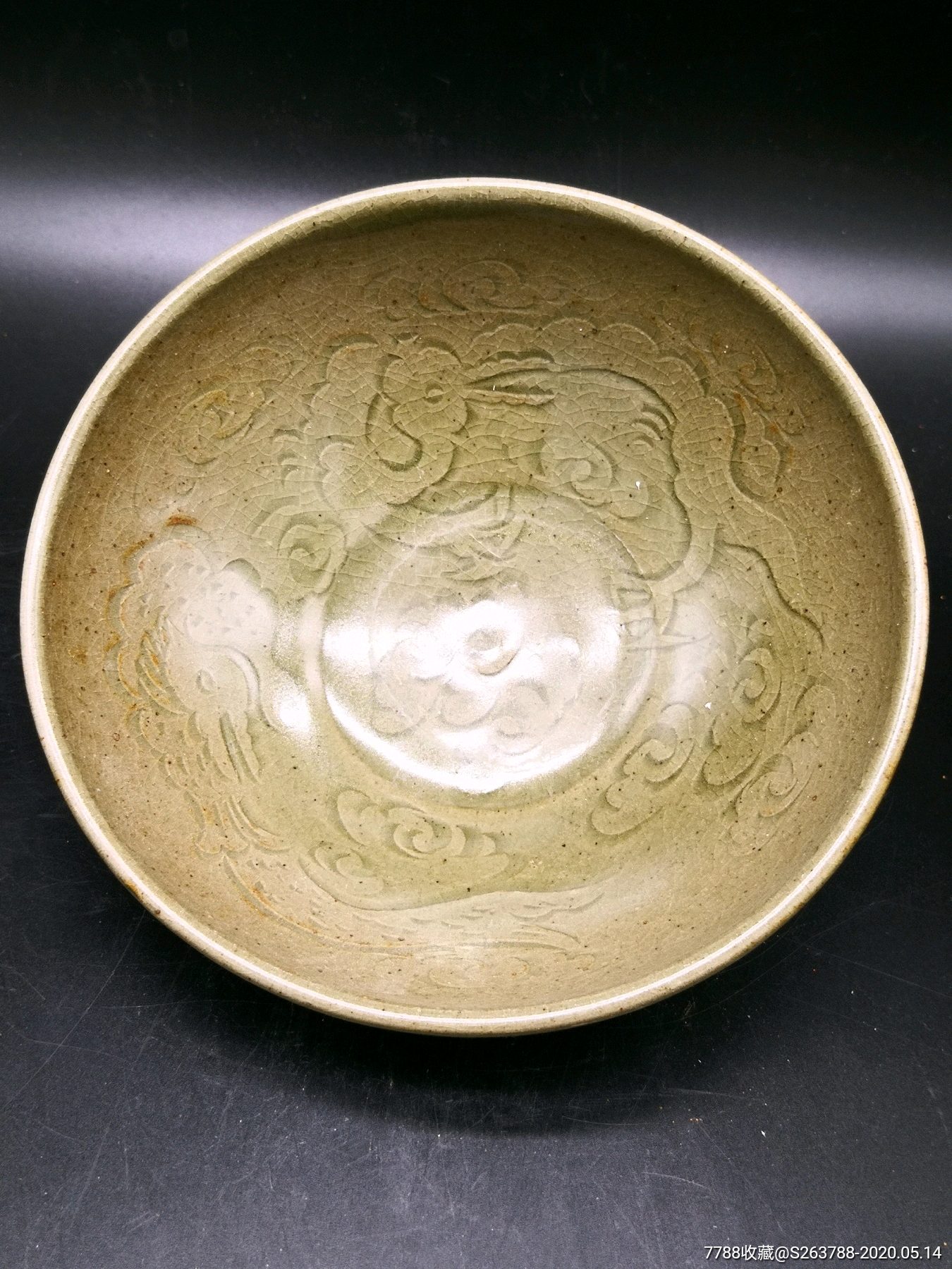 龙泉窑龙凤纹敛口碗