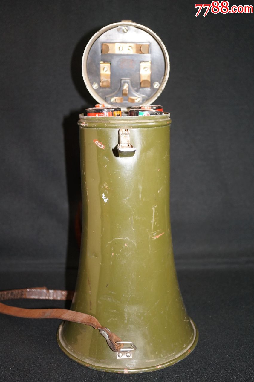 上世纪六十年代中国人民解放军作战*队装备手持式晶体管电扩音喇叭