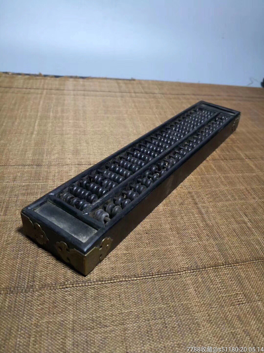 黑檀木算盘,做工精细,包浆老旧,品相一流.长28宽5.5厚2.