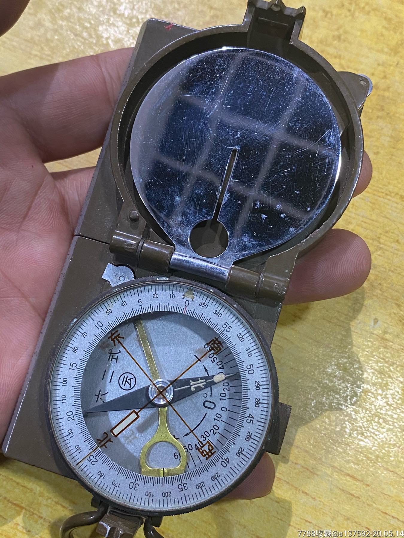 绿色退役62式指北针,带原皮盒