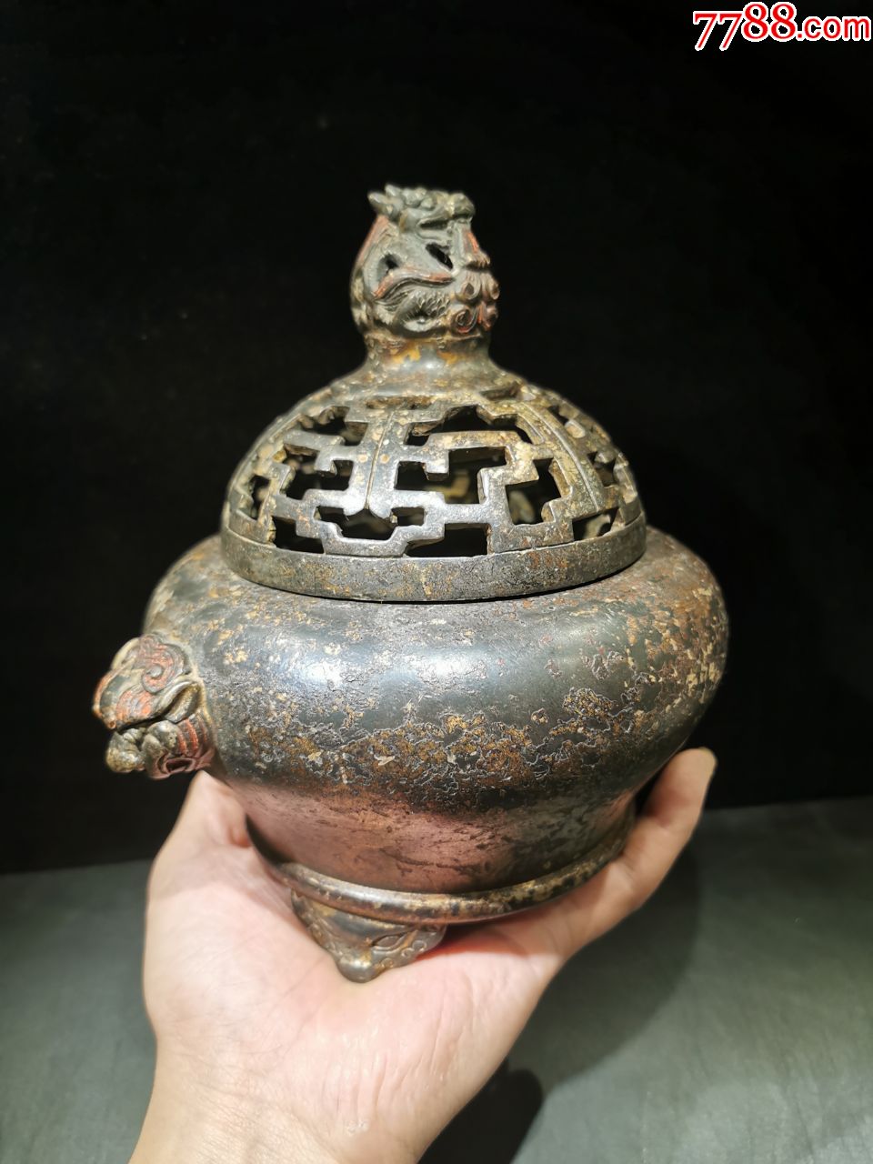 铜鎏金兽头双耳龙牛钮熏香炉,包浆厚重,兽头,龙钮有朱砂点色,铜质较好