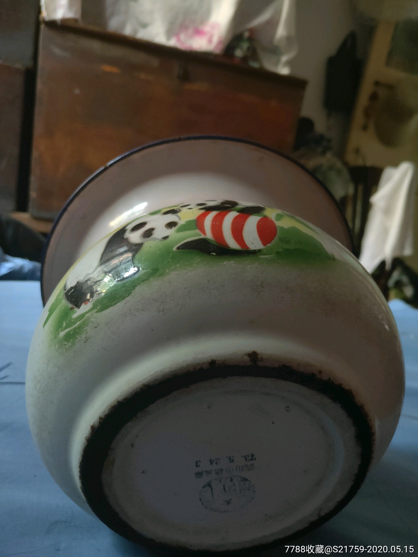 熊猫痰盂
