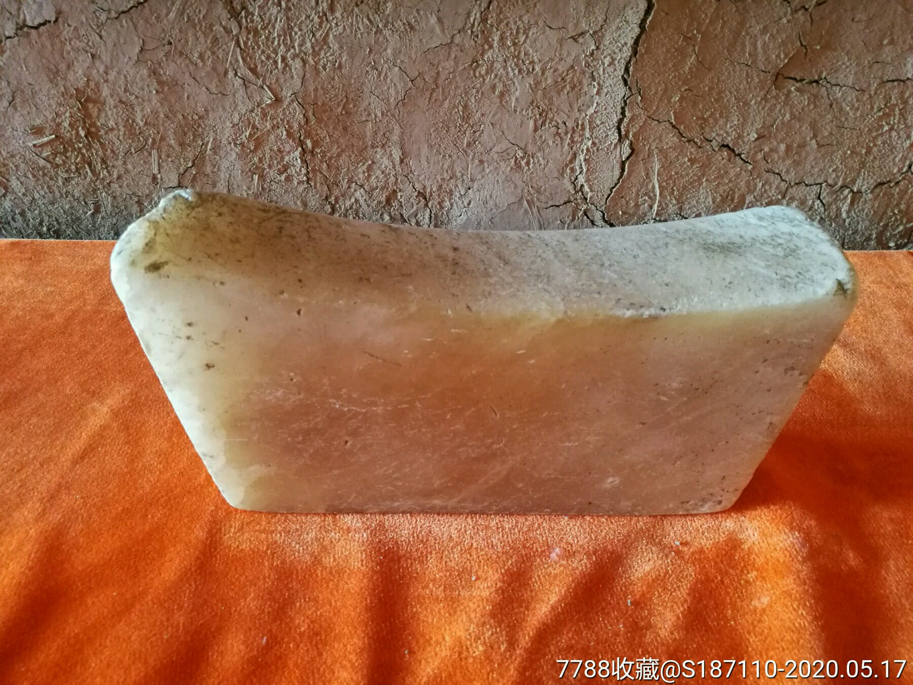 (石)台型枕头8品￥38099元宝型白玉枕头8品￥38099银锭型白色玉