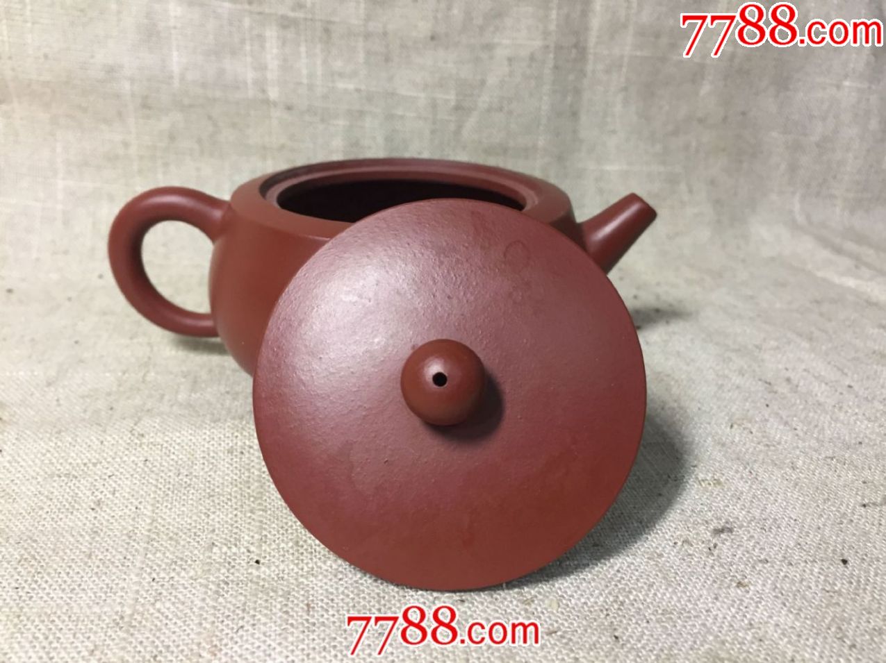宜兴紫砂朱泥大红袍周盘壶(王旭大师制)