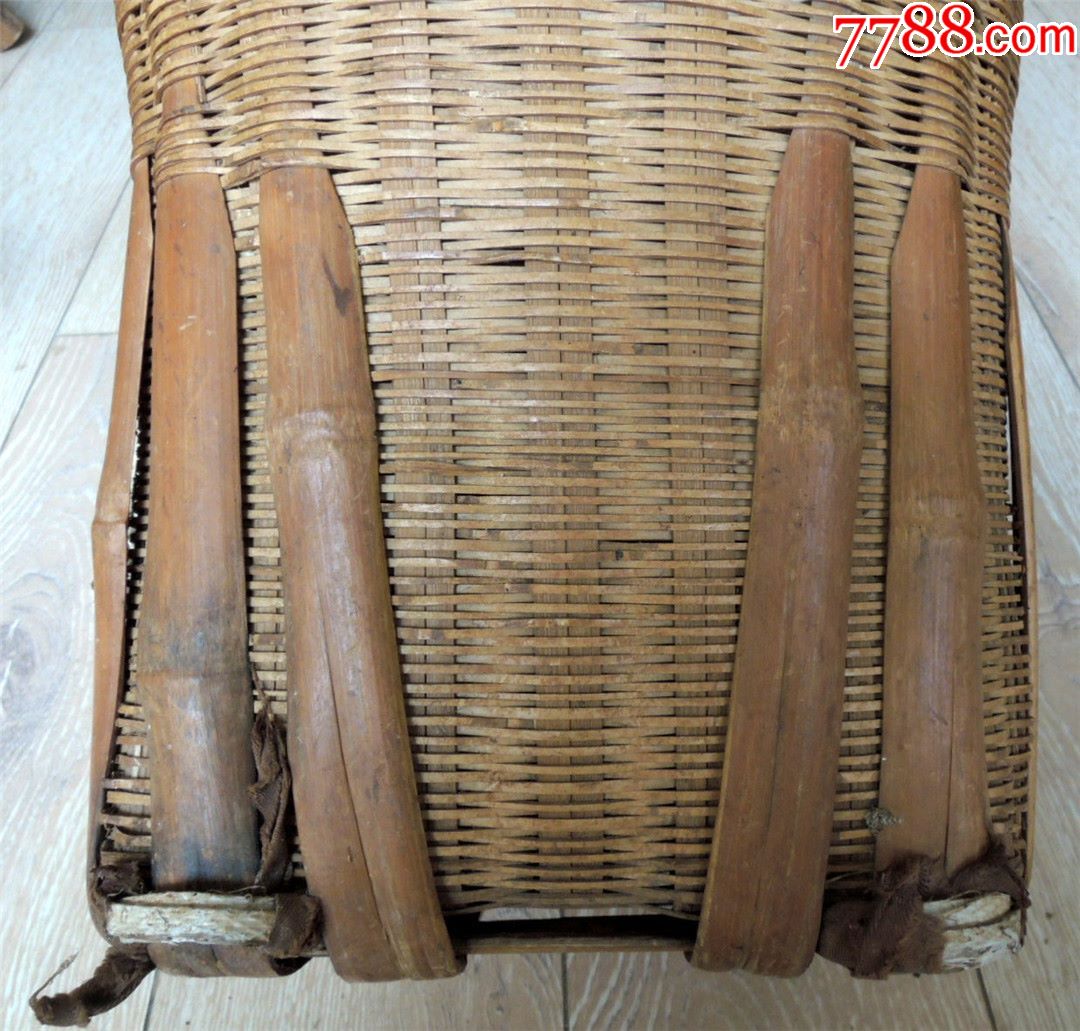 民俗收藏2004-边疆农村早期手工编织竹编小号双肩背篓-精美结实-竹篮