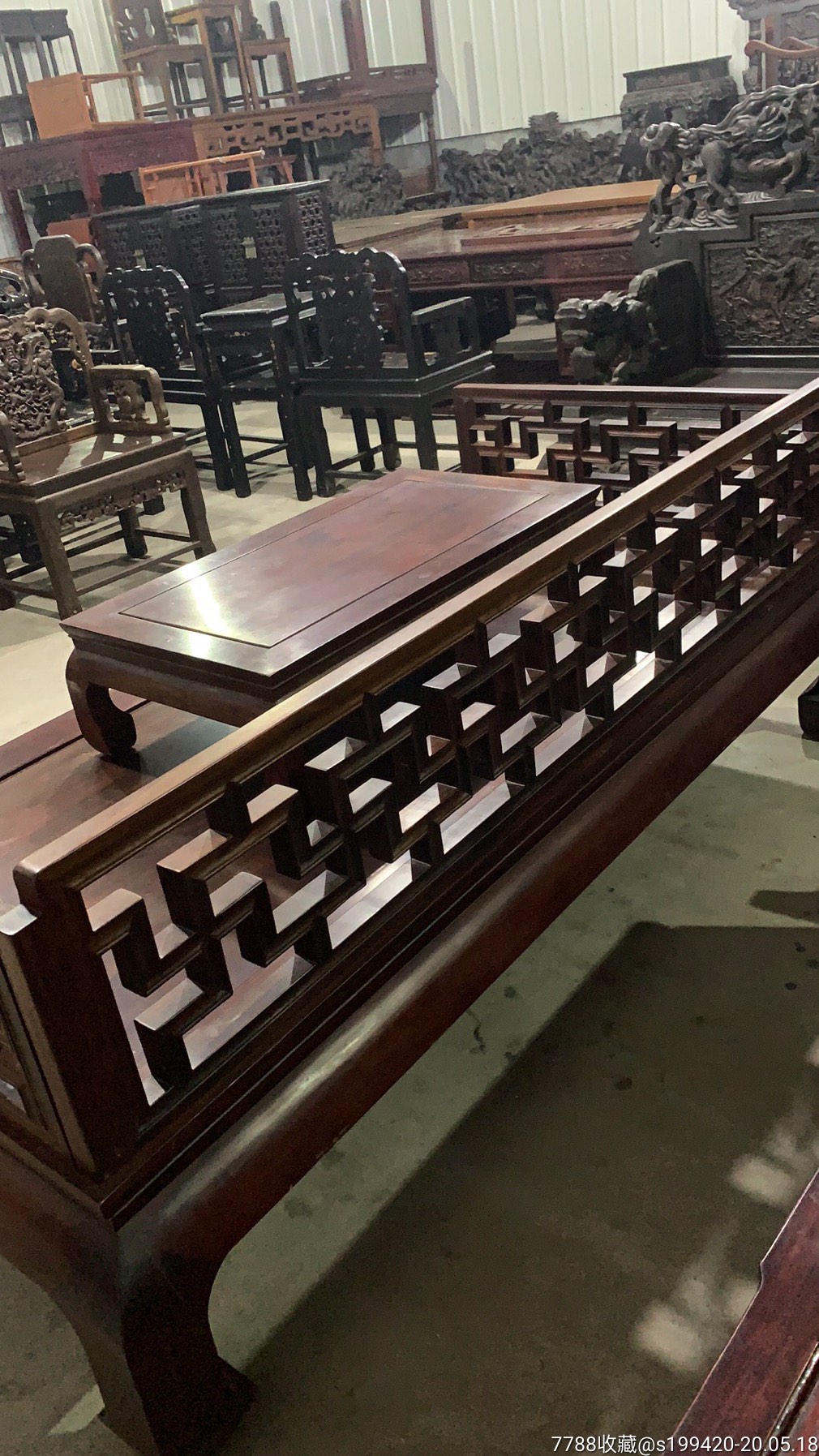 民国前后,酸枝木精品罗汉床,带脚踏三件套.全品无损,质量非常好.