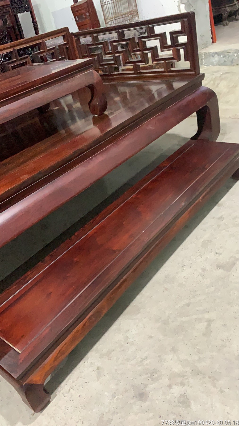 民国前后,酸枝木精品罗汉床,带脚踏三件套.全品无损,质量非常好.