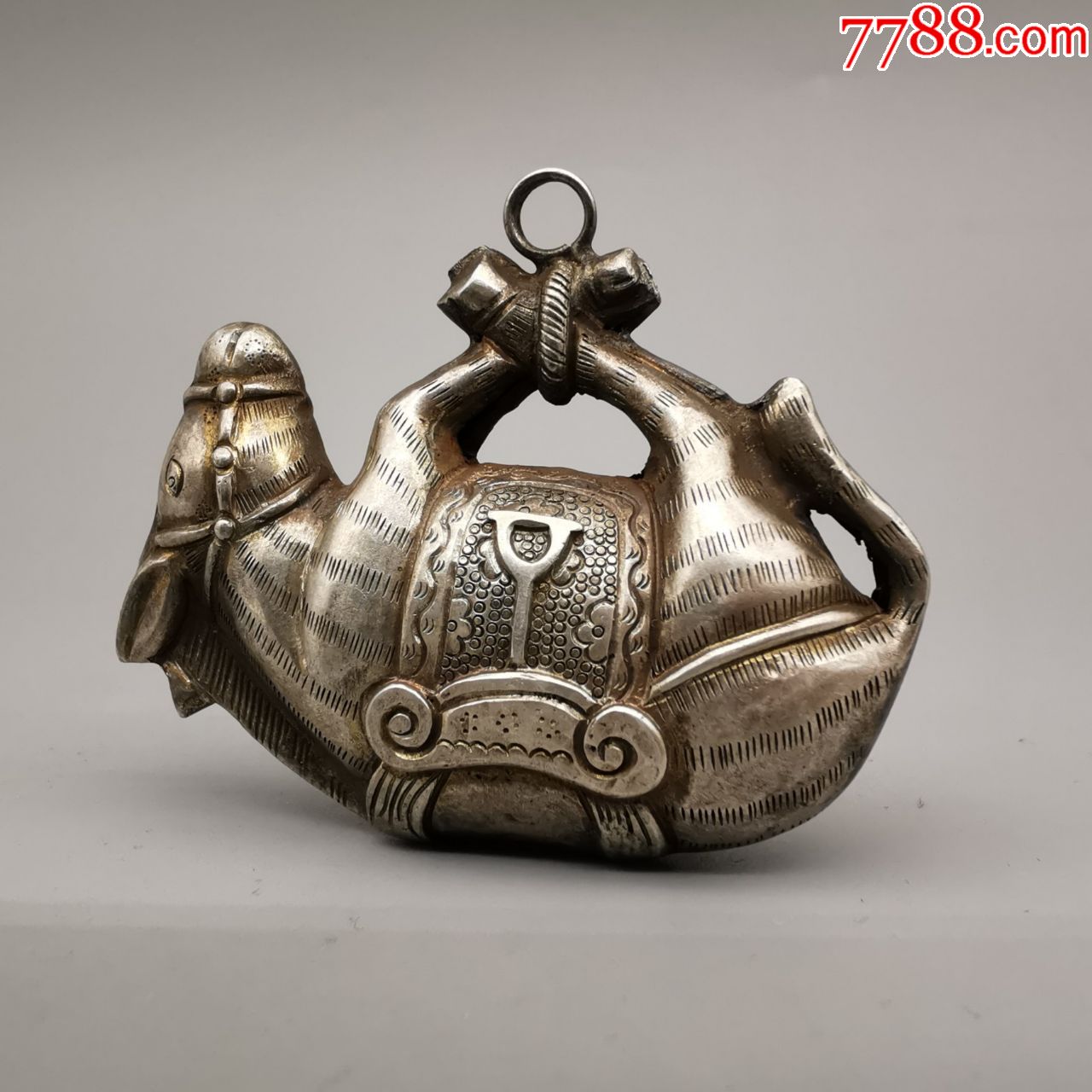 手工錾刻倒吊毛驴纯银挂坠金榜题名佩饰