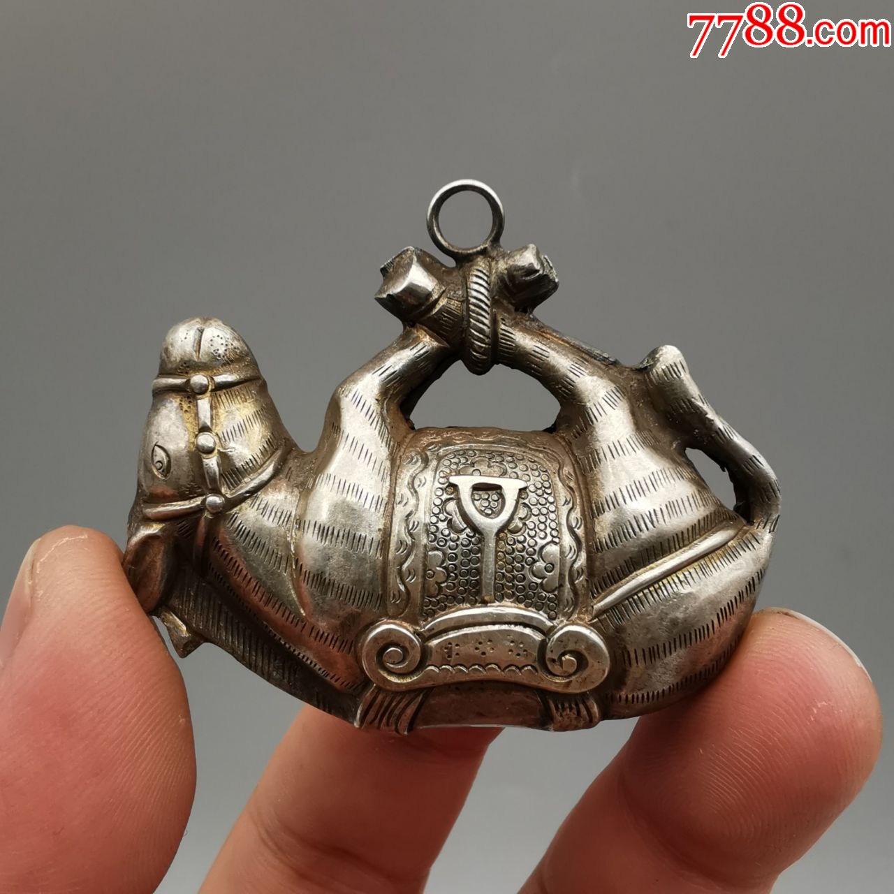 手工錾刻倒吊毛驴纯银挂坠金榜题名佩饰