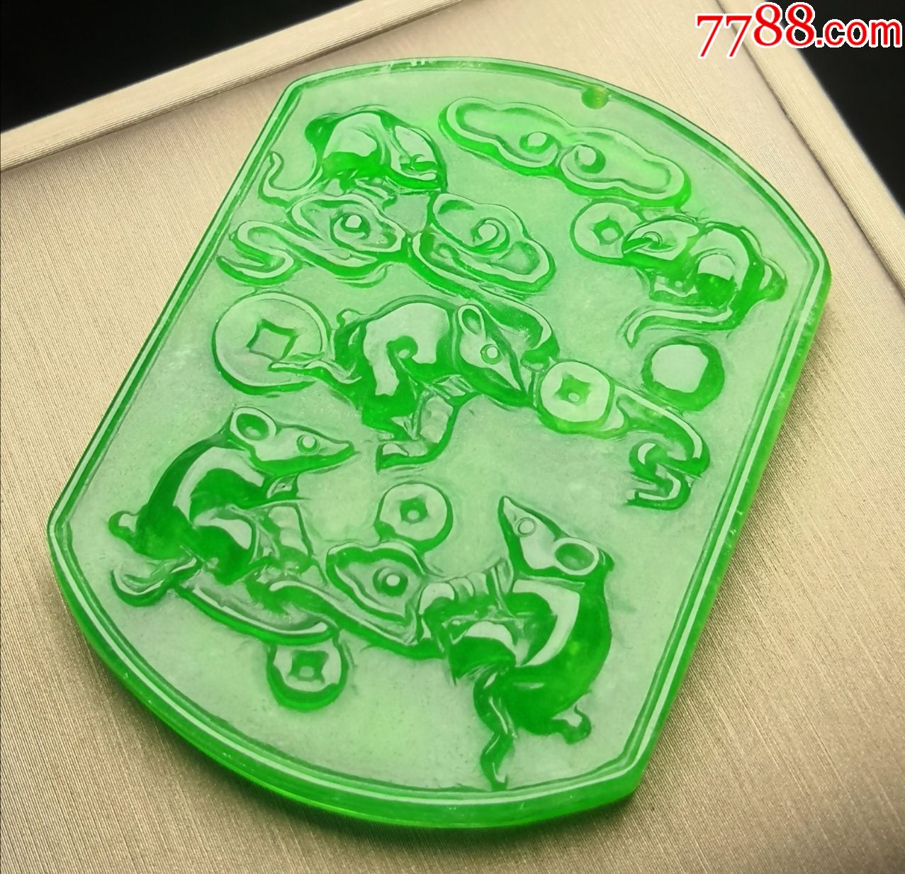 翡翠牌子【五鼠运财】