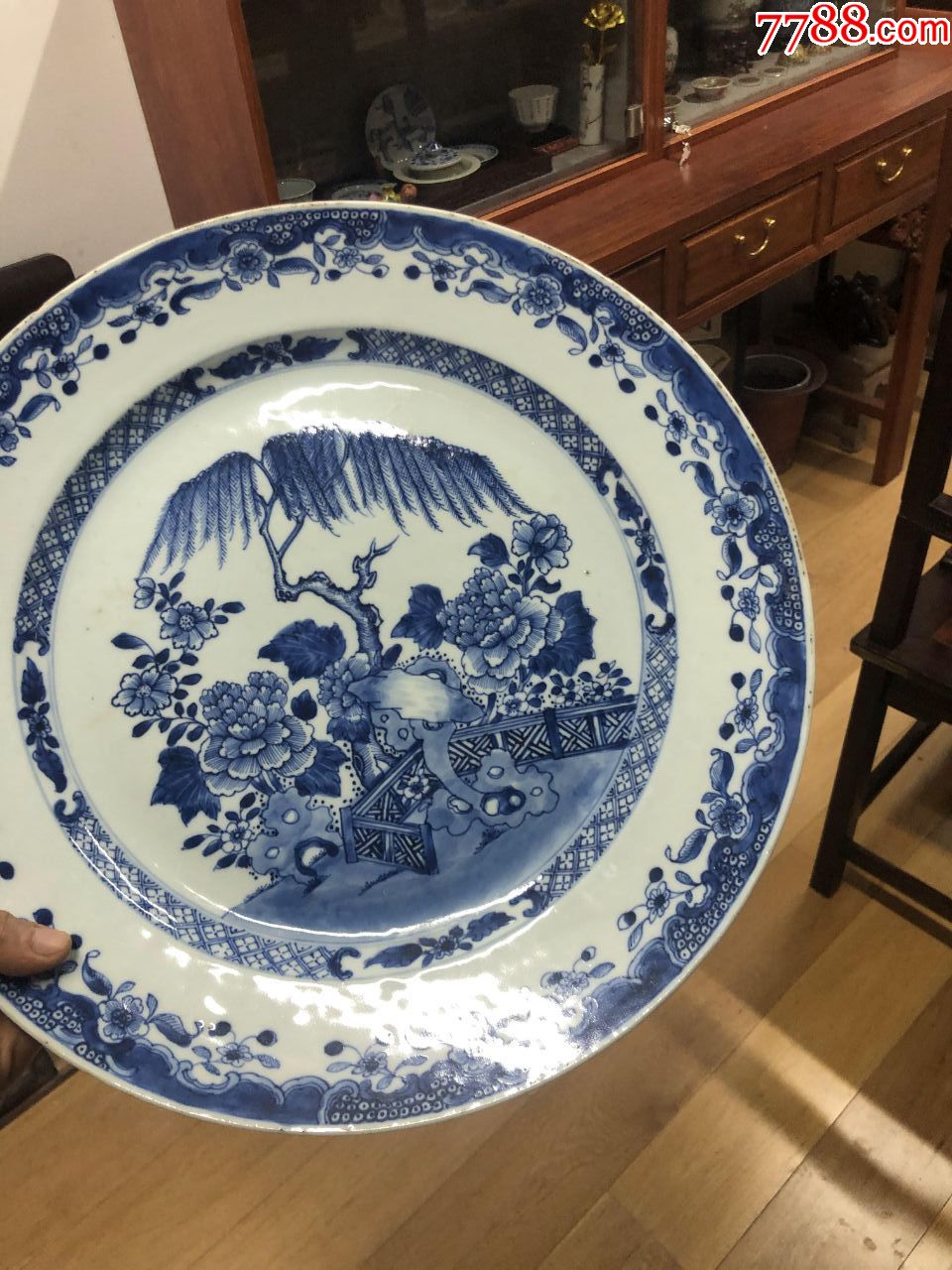 清代康熙青花花卉大盘