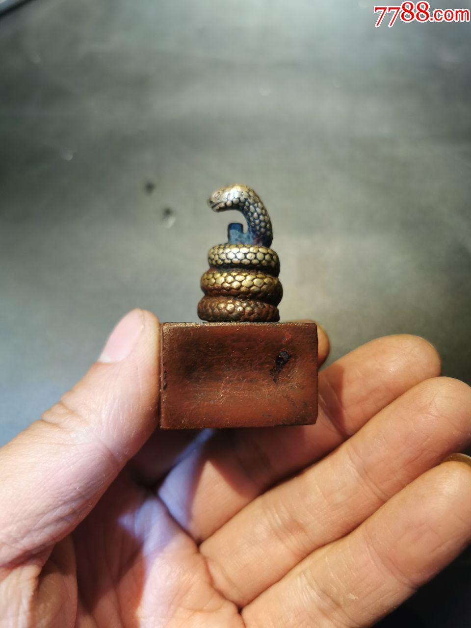 纯铜蛇钮"山河如画"印章,闲章,印文清晰,盘蛇蛇钮形象生动,详细可见细