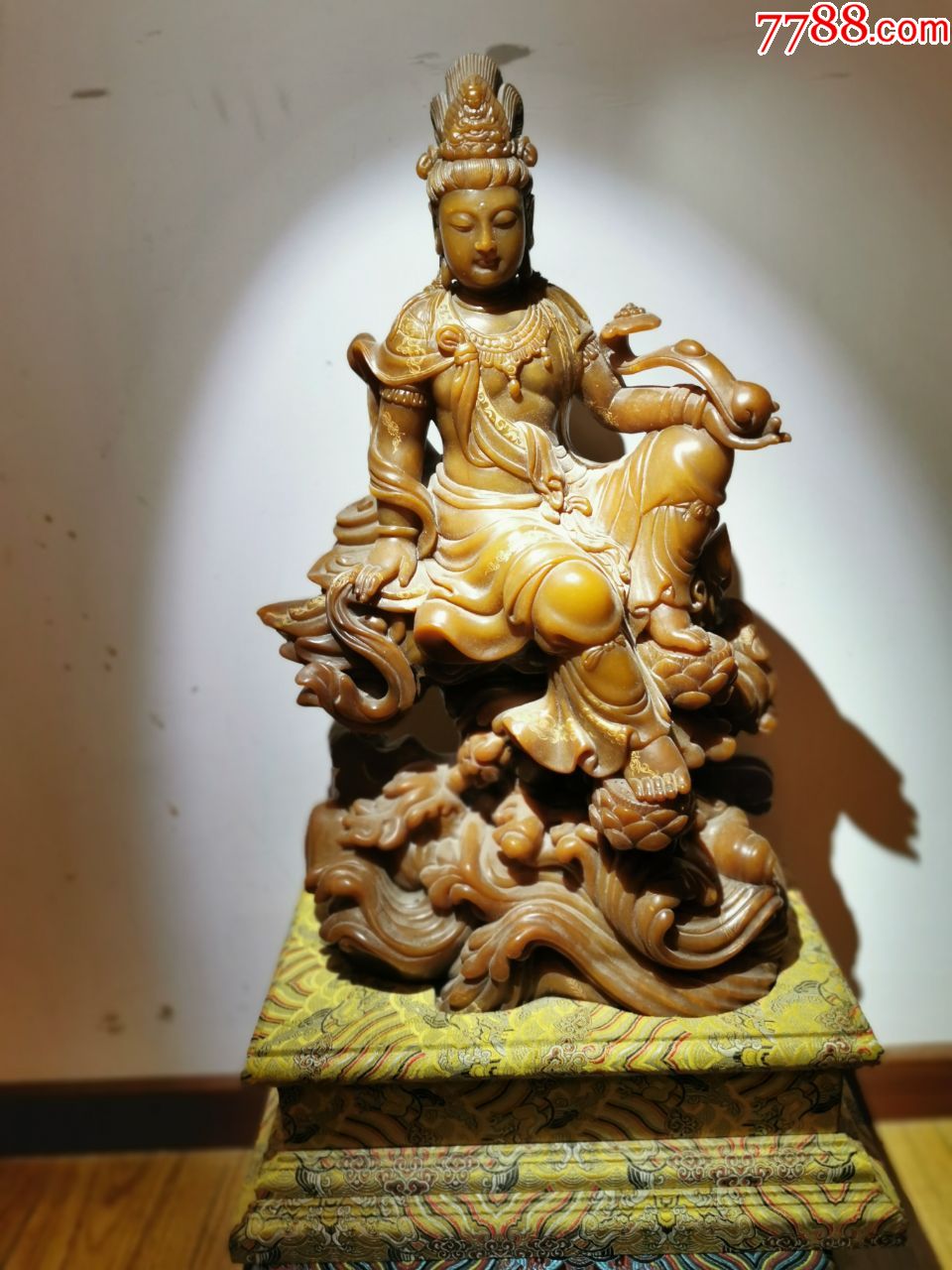 寿山石雕佛像《如意观音》坐像,带底座高60cm,雕刻细腻,配精品底座