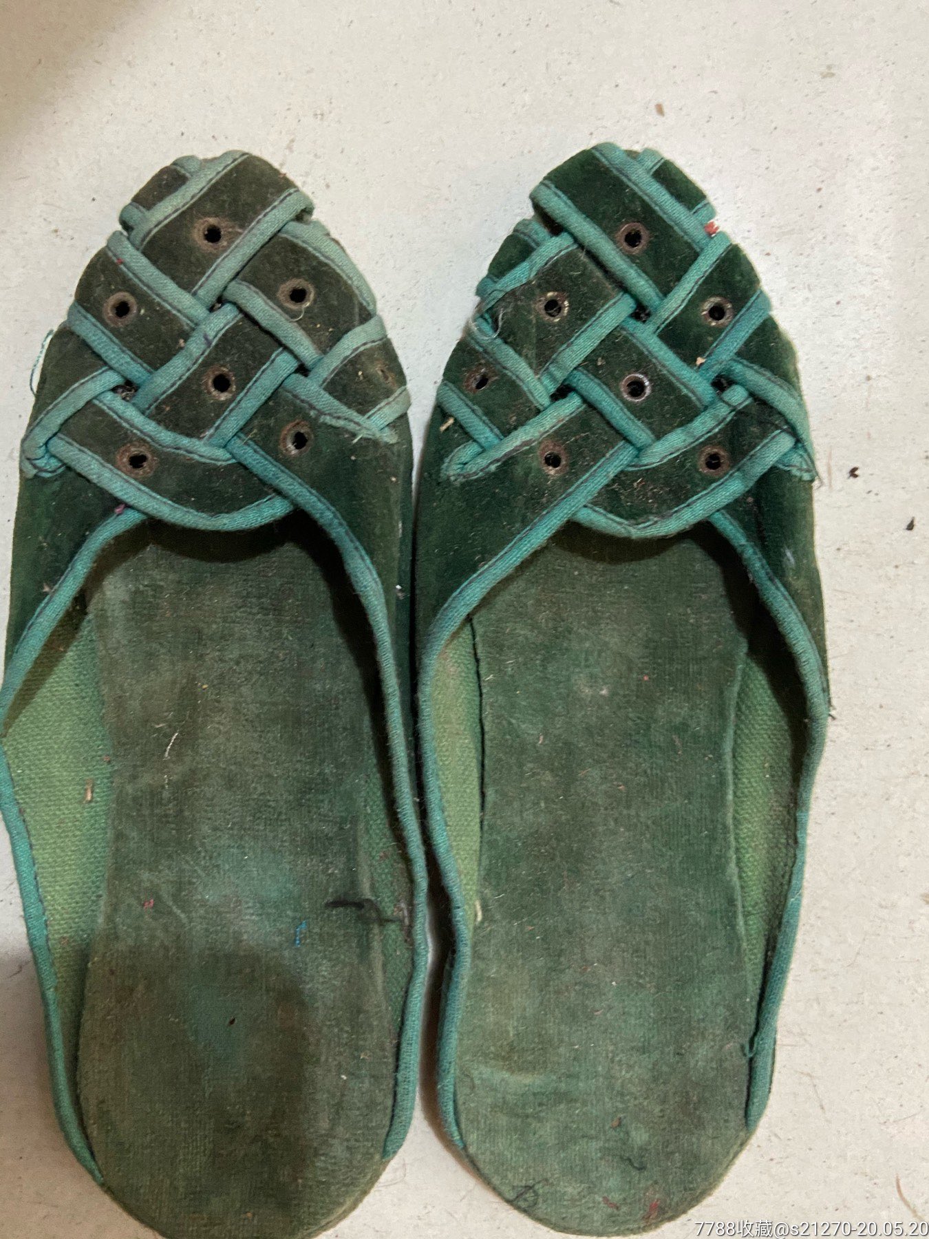 民国皮底布拖一双