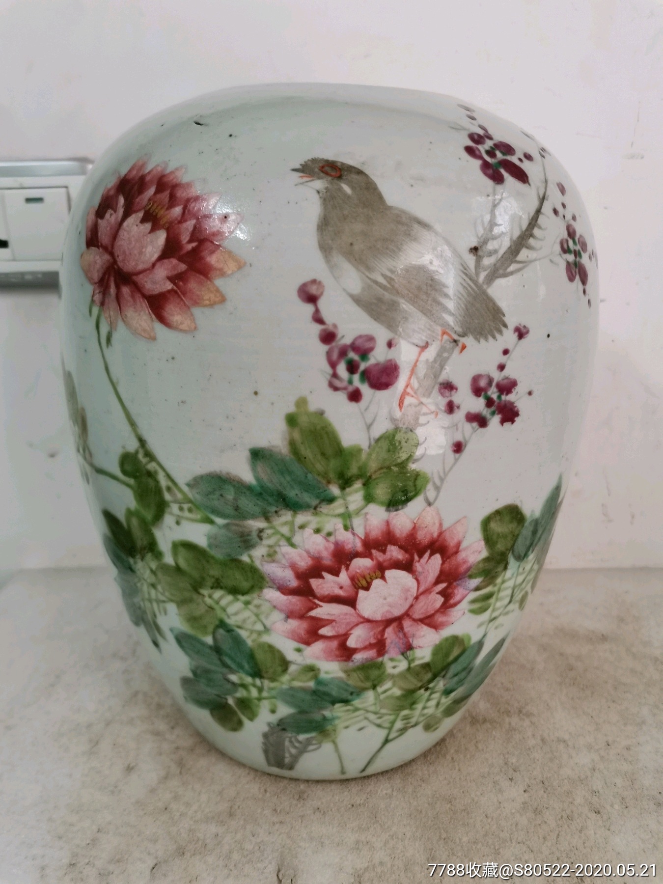 民国名家汪启顺粉彩花鸟诗文大冬瓜罐