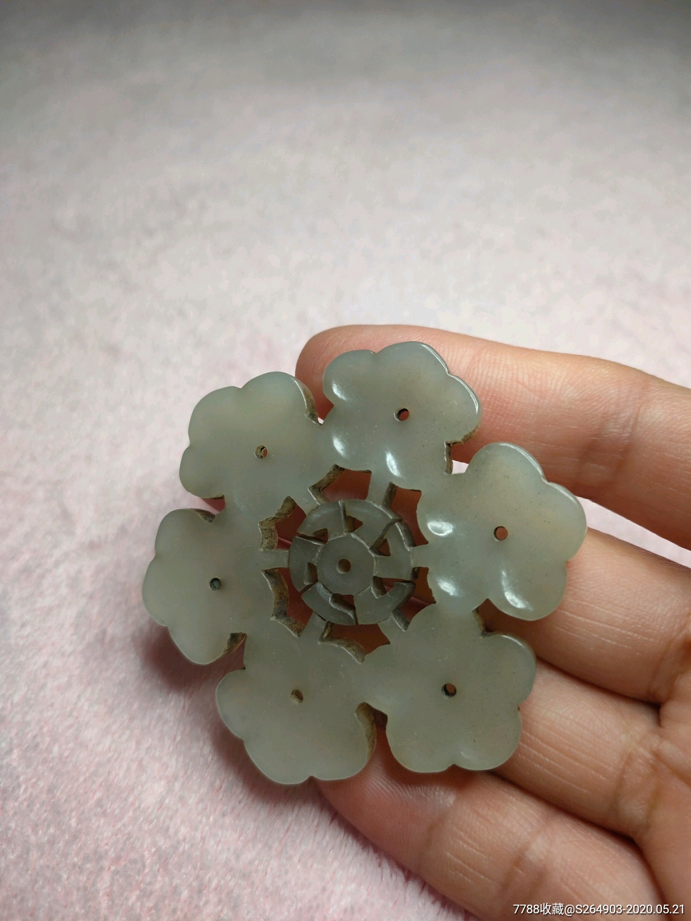 老店旧藏和田玉幸运花玉佩