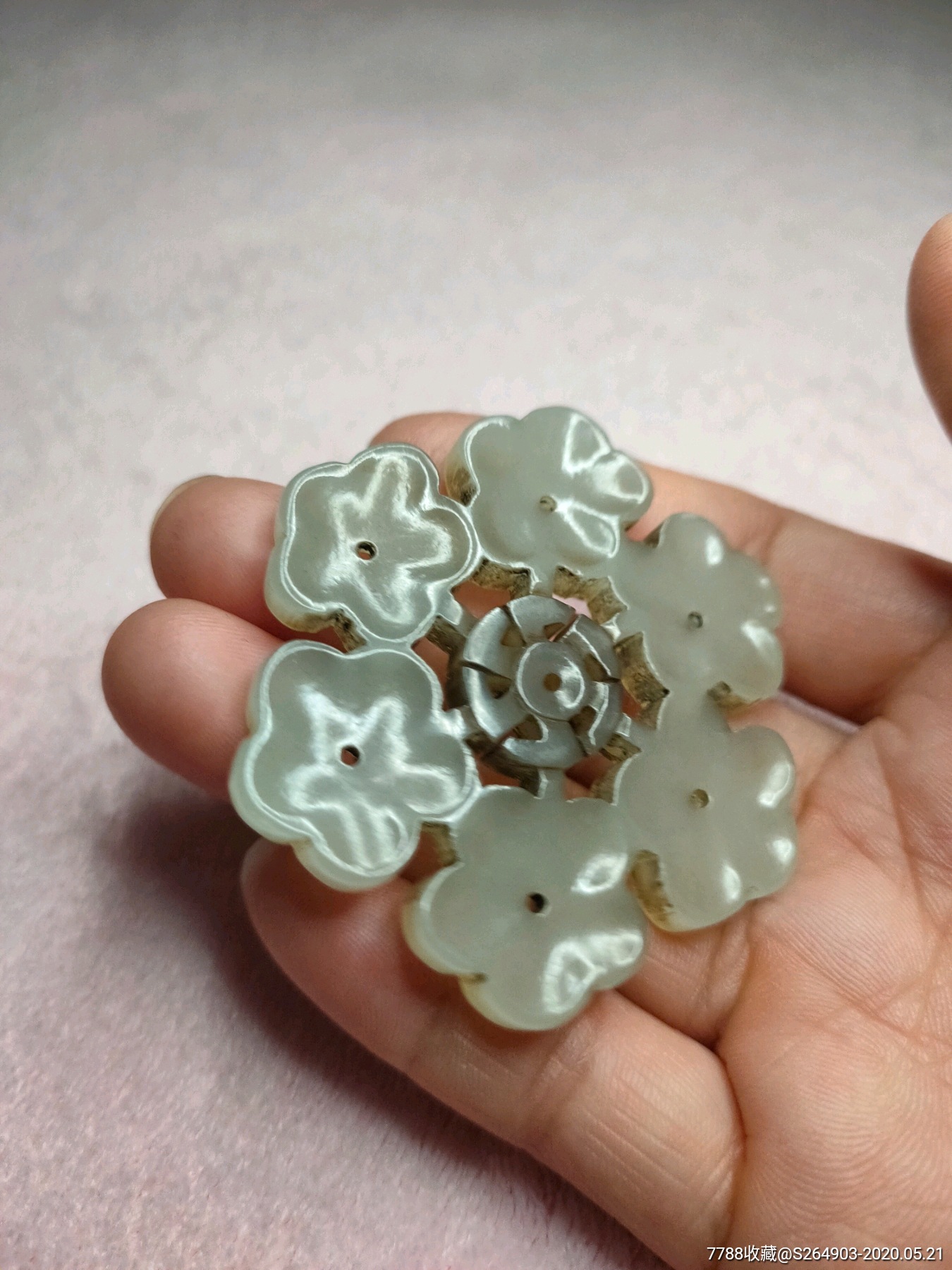 老店旧藏和田玉幸运花玉佩