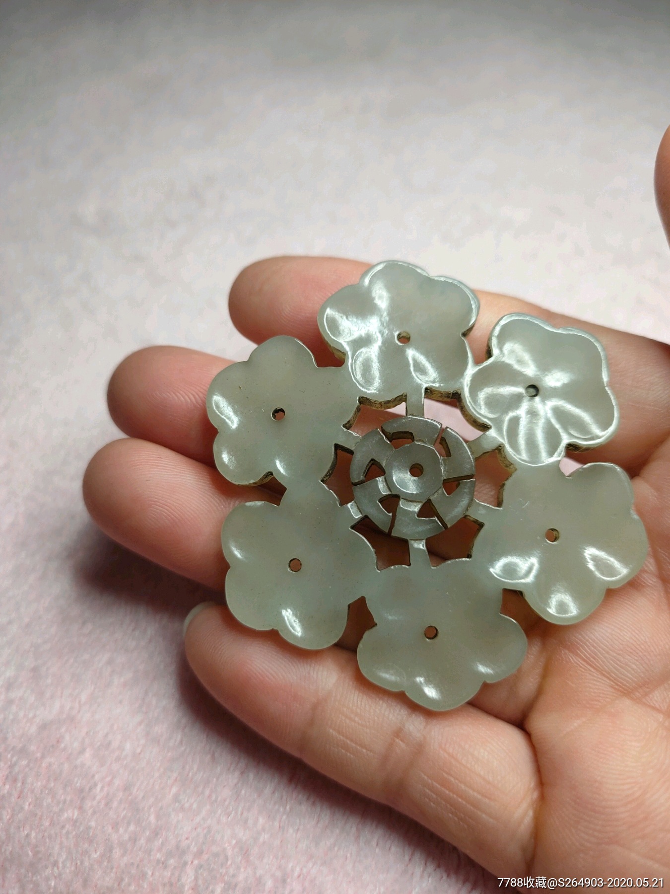 老店旧藏和田玉幸运花玉佩