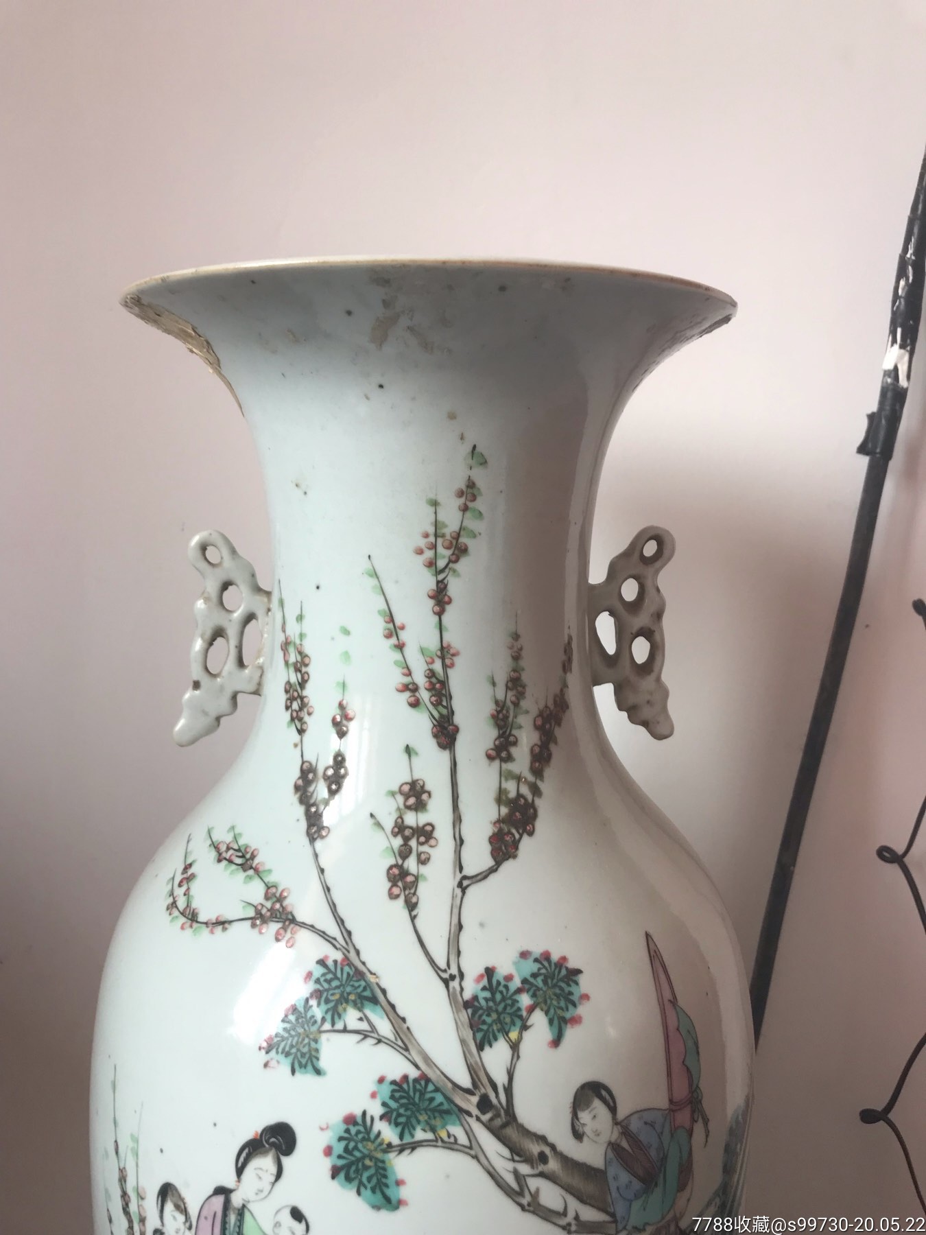 民国粉彩刘和义作桃花美女人物大瓶