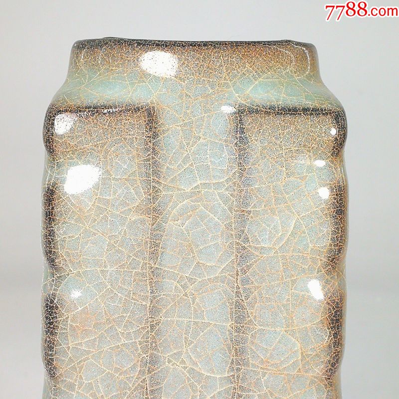 宋汴京官窑冰片纹方瓶