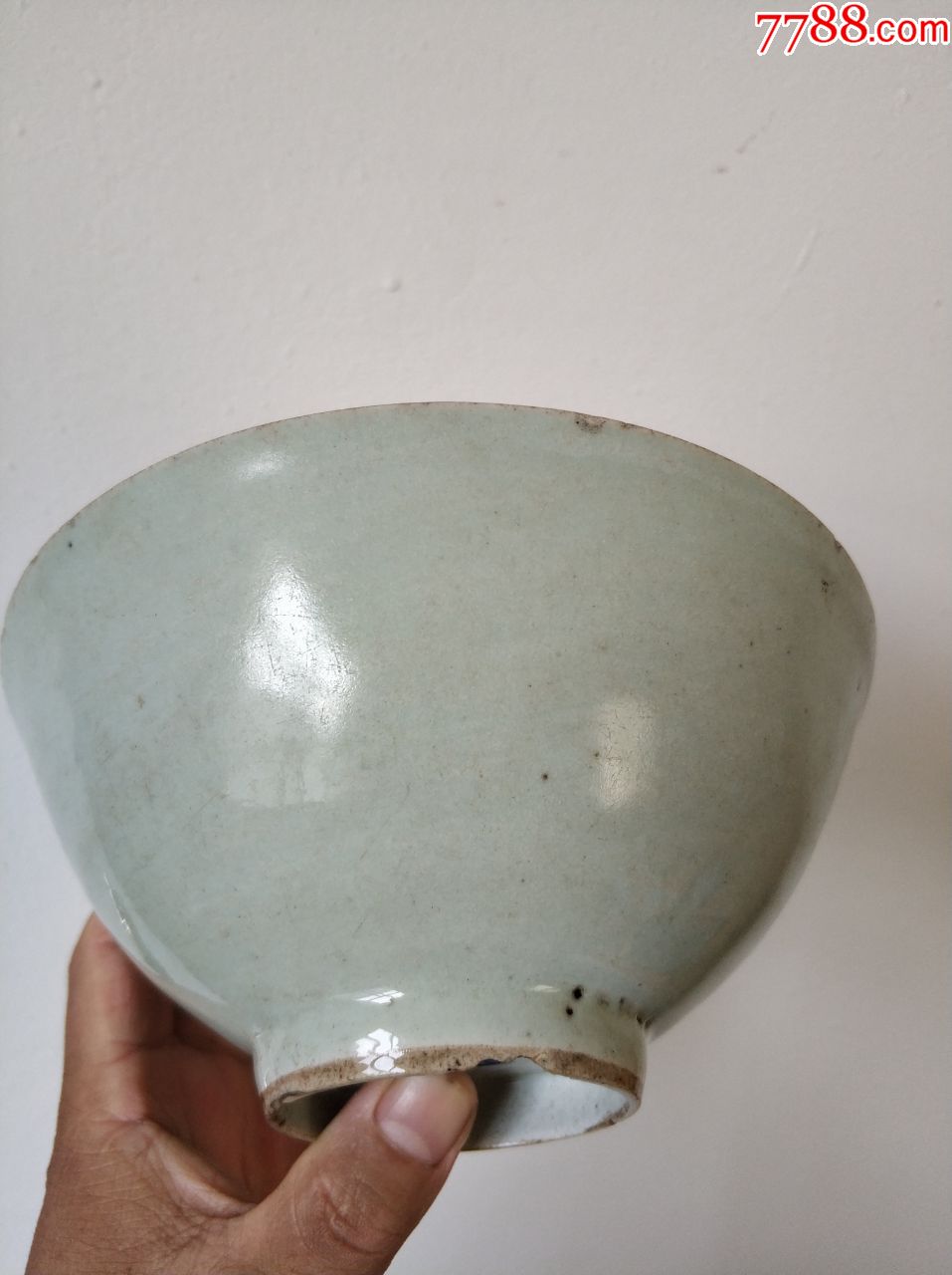 豆青釉瓷器碗
