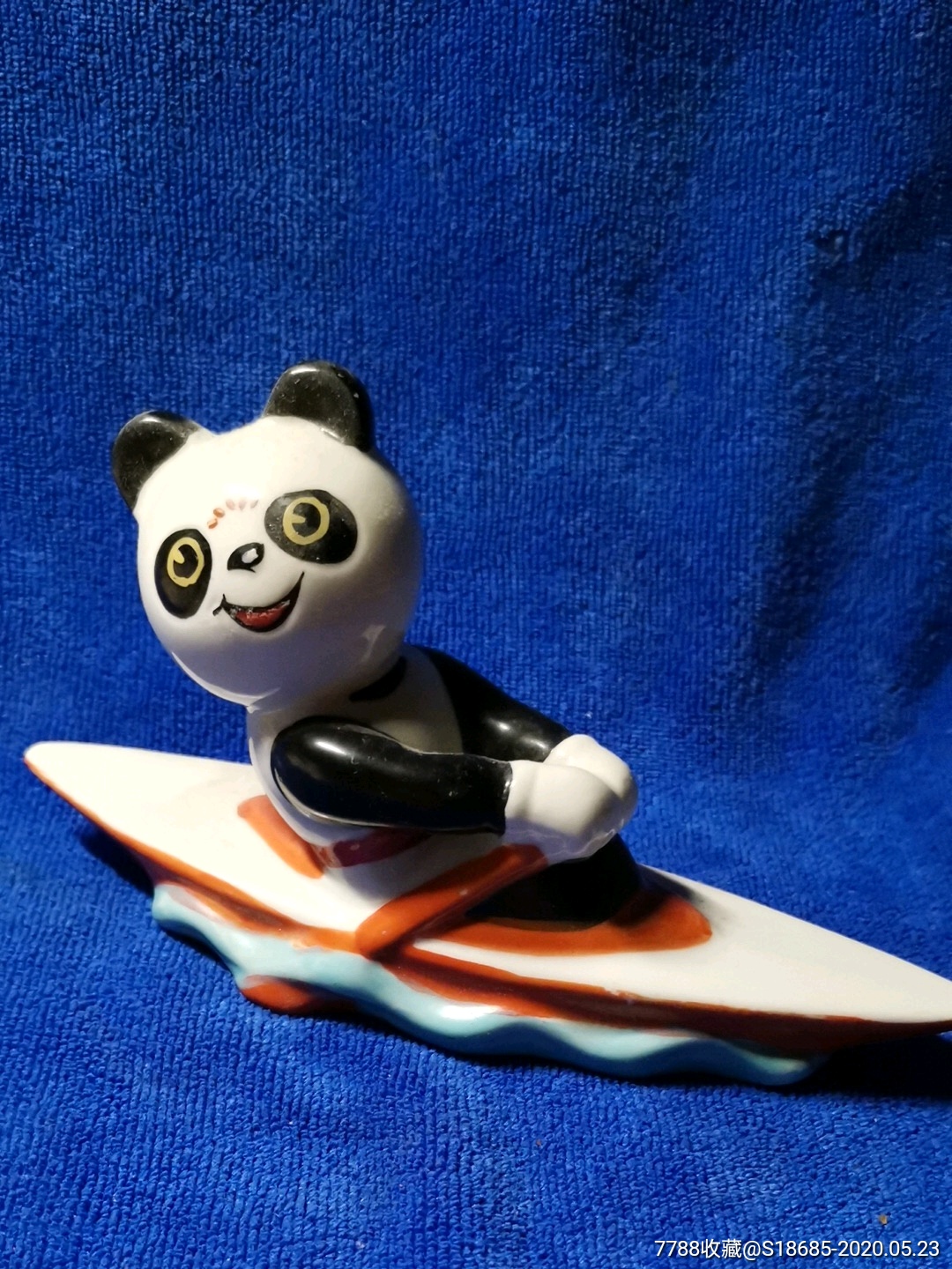 北京亚运会熊猫盼盼瓷塑