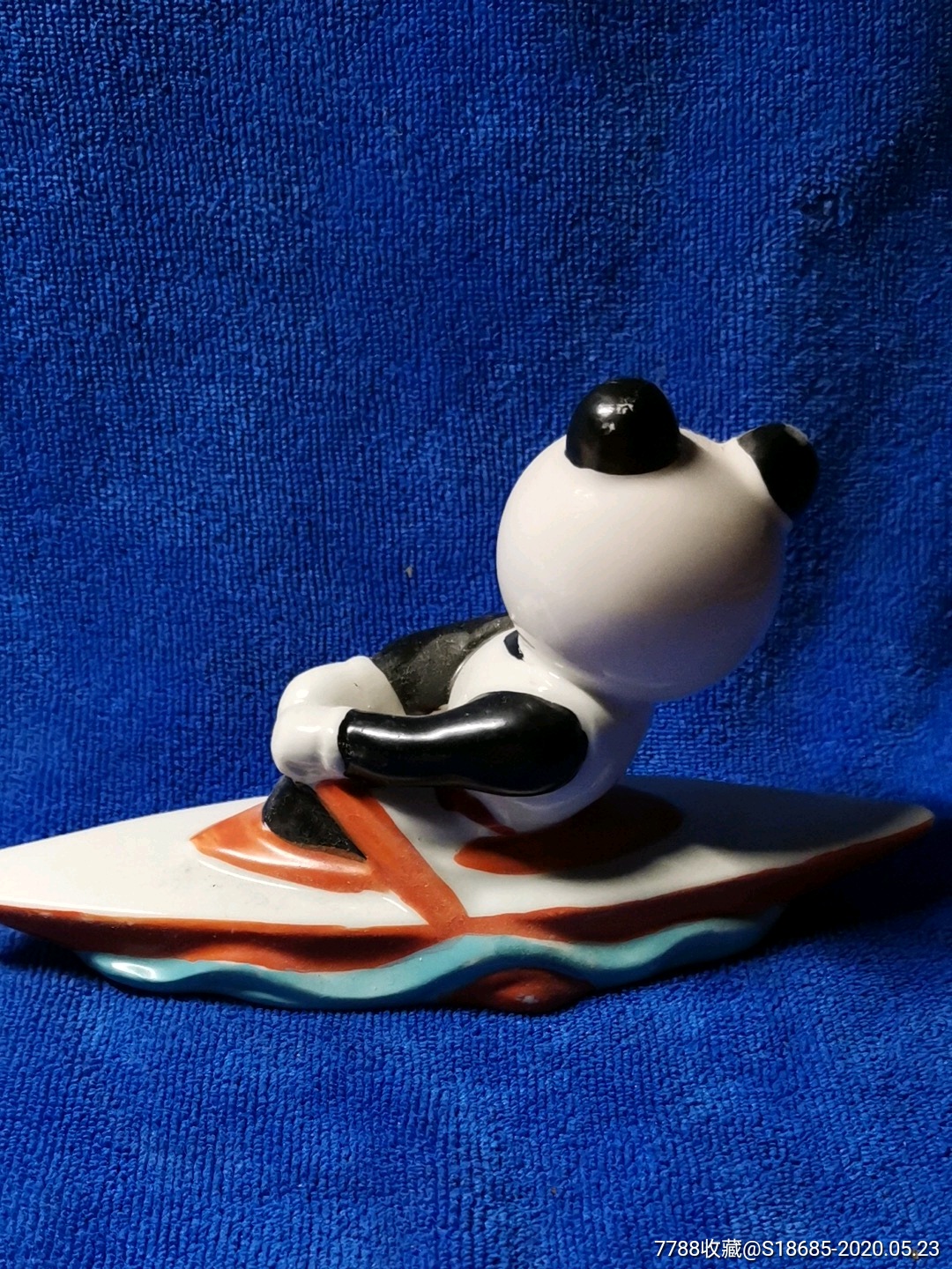 北京亚运会熊猫盼盼瓷塑