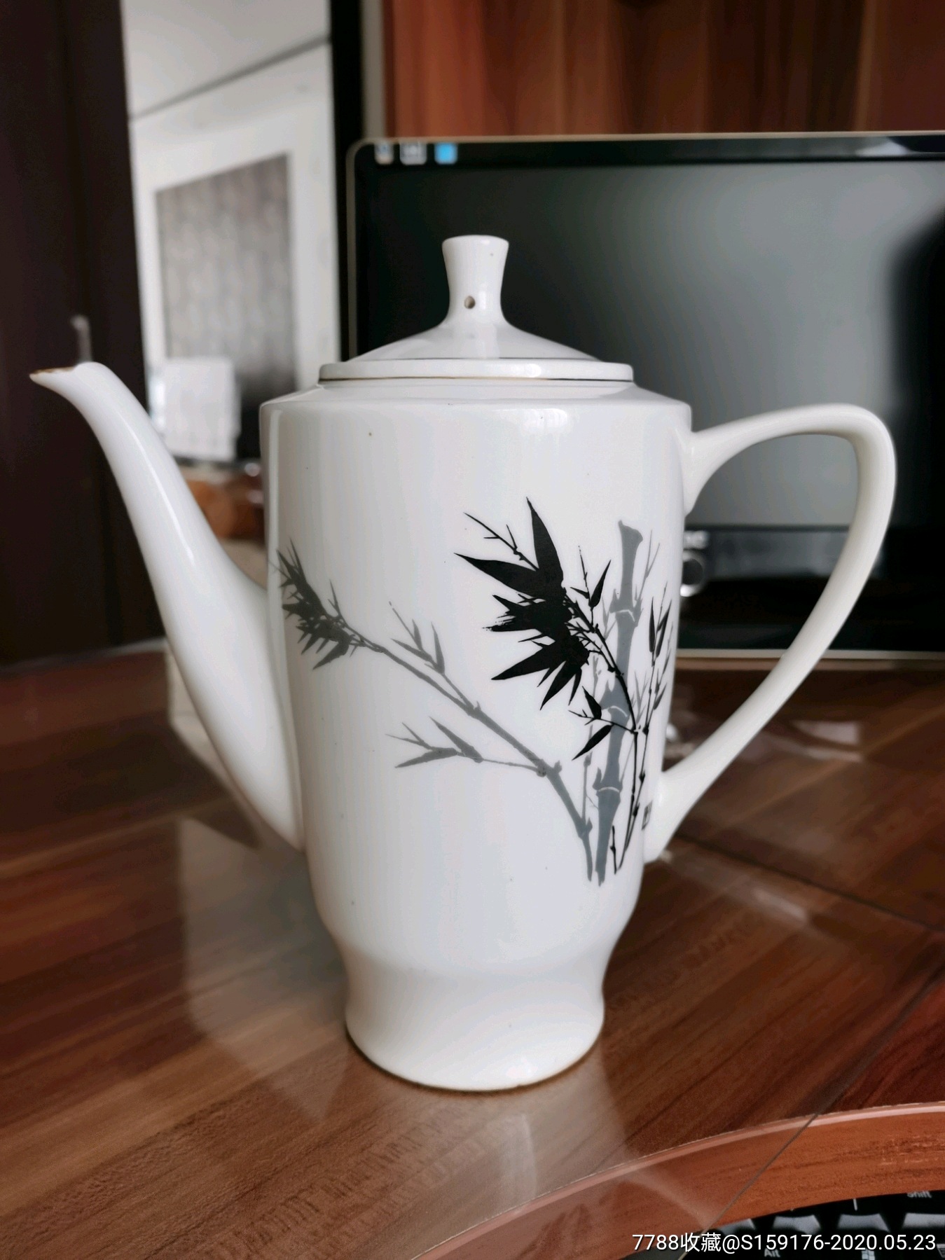 七十年代,唐山陶研所底款,墨竹图案,薄胎茶壶-彩绘瓷/彩瓷-7788收藏