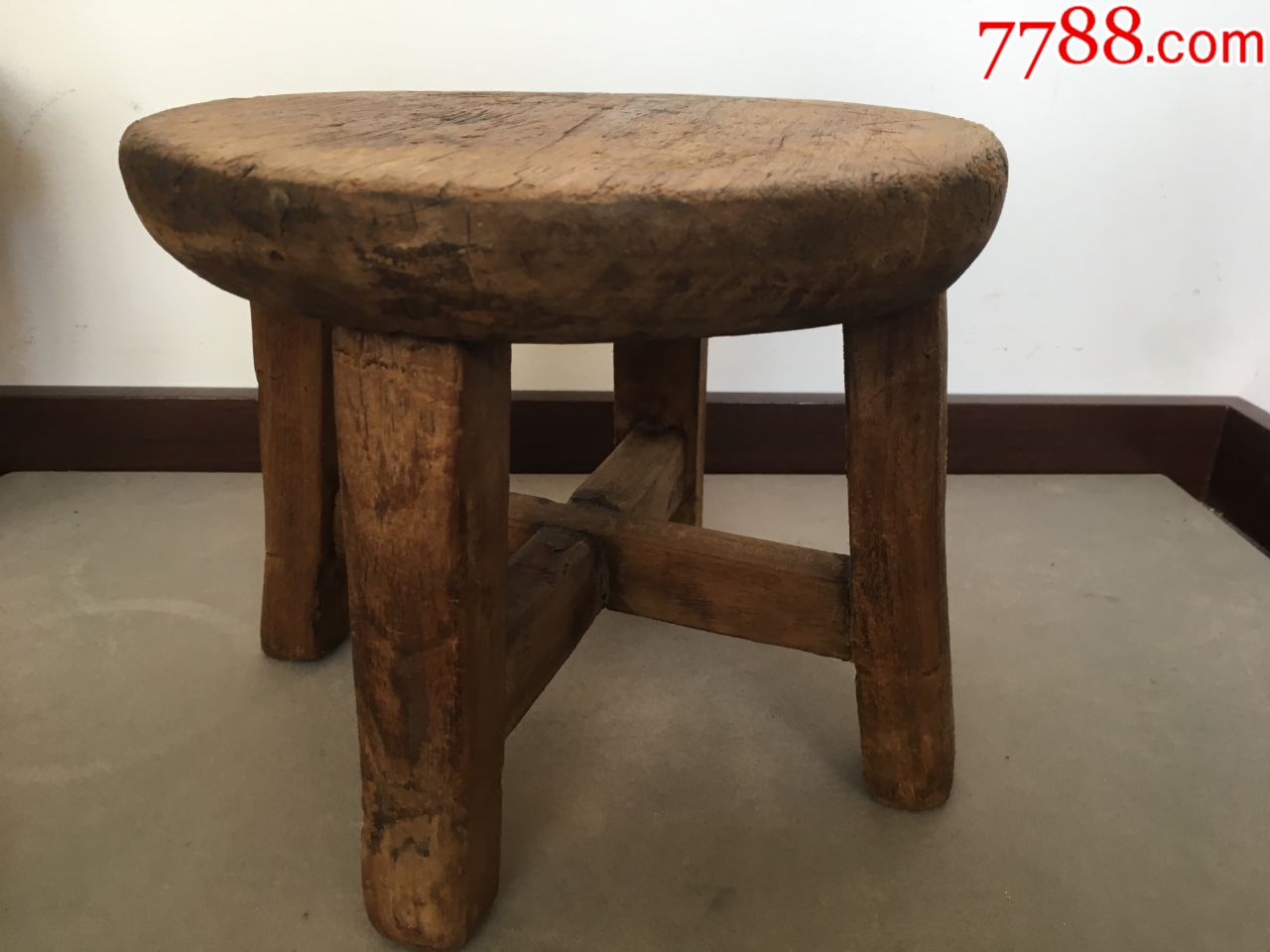 清代时期手工打造榆木四腿小凳子