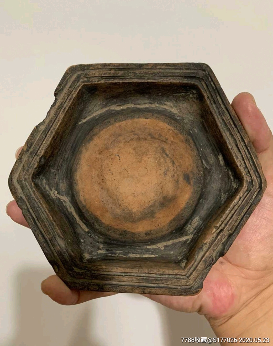 明代鳝鱼黄澄泥六足砚