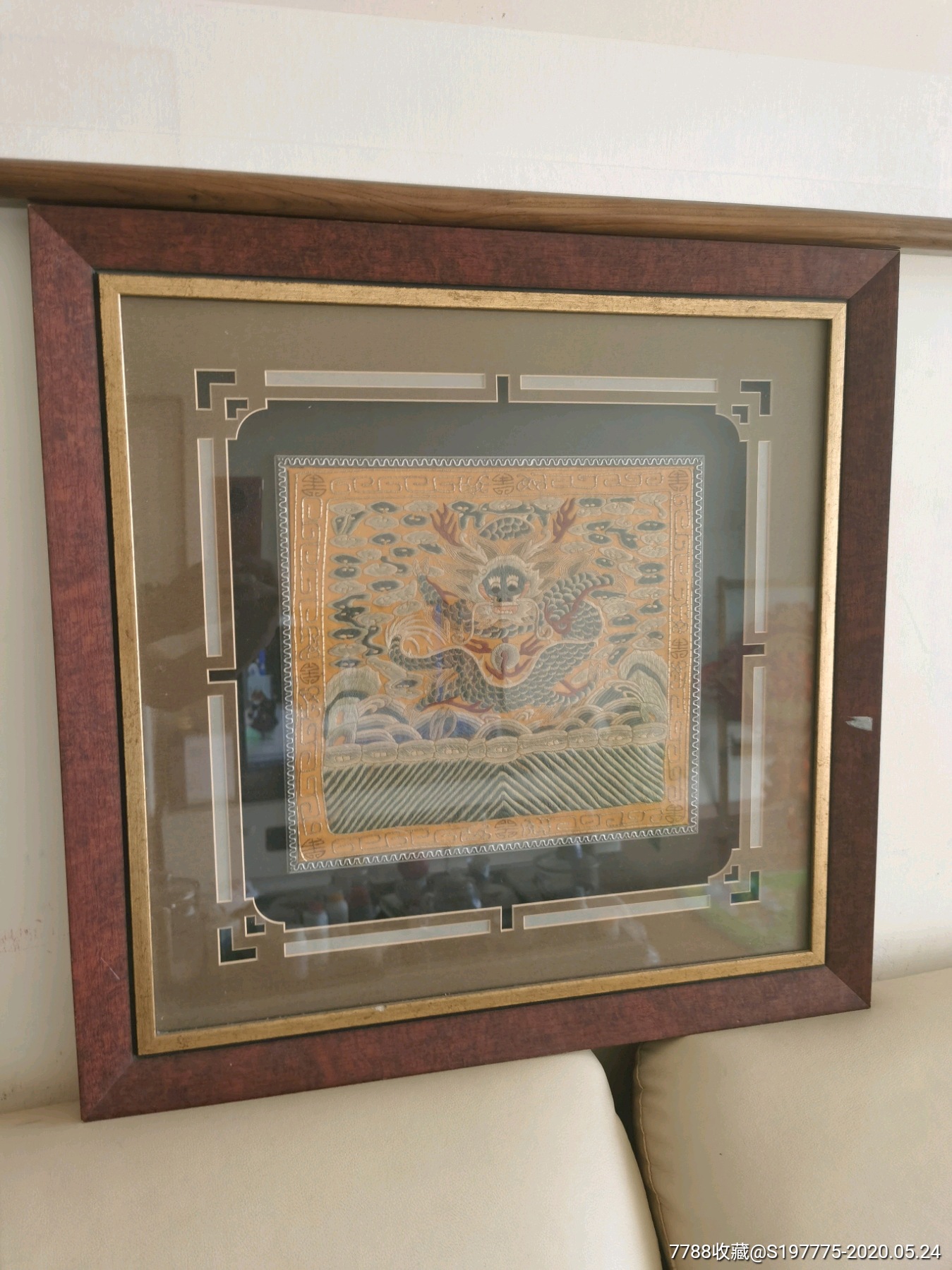 滚动鼠标滚轴,图片即可轻松放大,缩小更多"织锦画