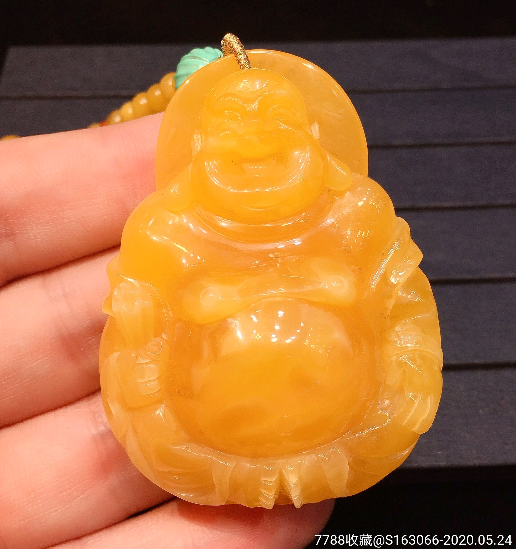 新品秒杀:天然原矿蜜蜡佛吊坠雕工精致颜色好满蜜鸡油红
