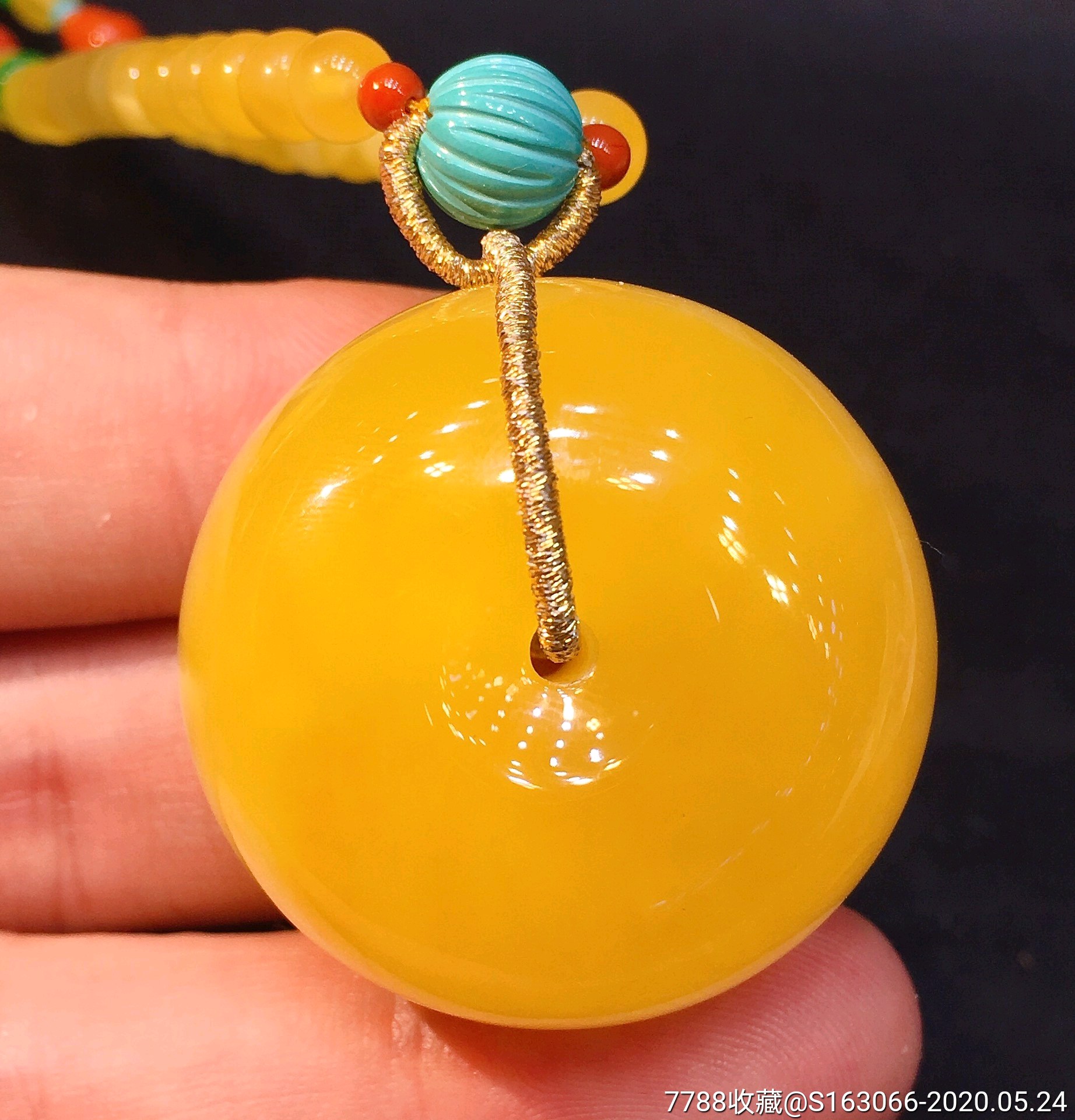 不计成本全部亏清:天然原矿蜜蜡平安扣吊坠