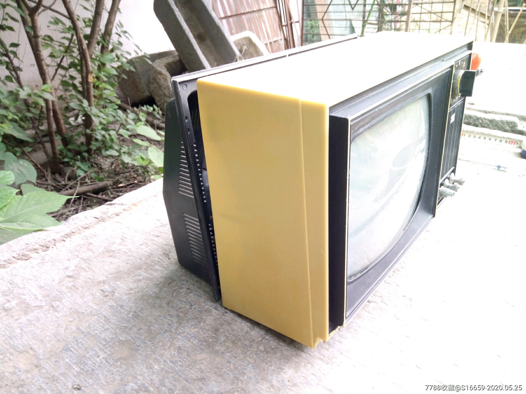 北京电视机厂牡丹牌牡丹bsh23-2型23厘米黑白电视机