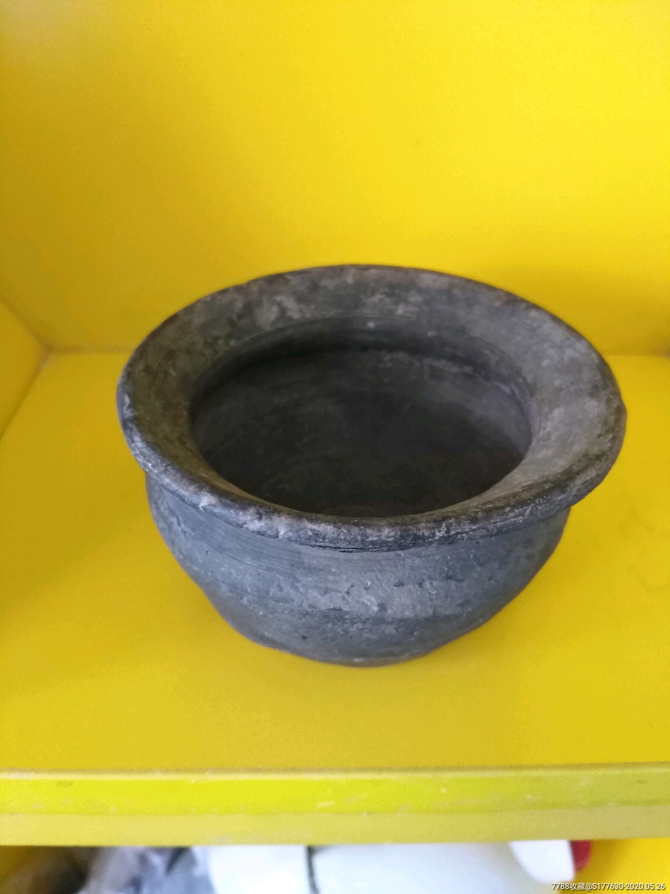 陶质小香炉