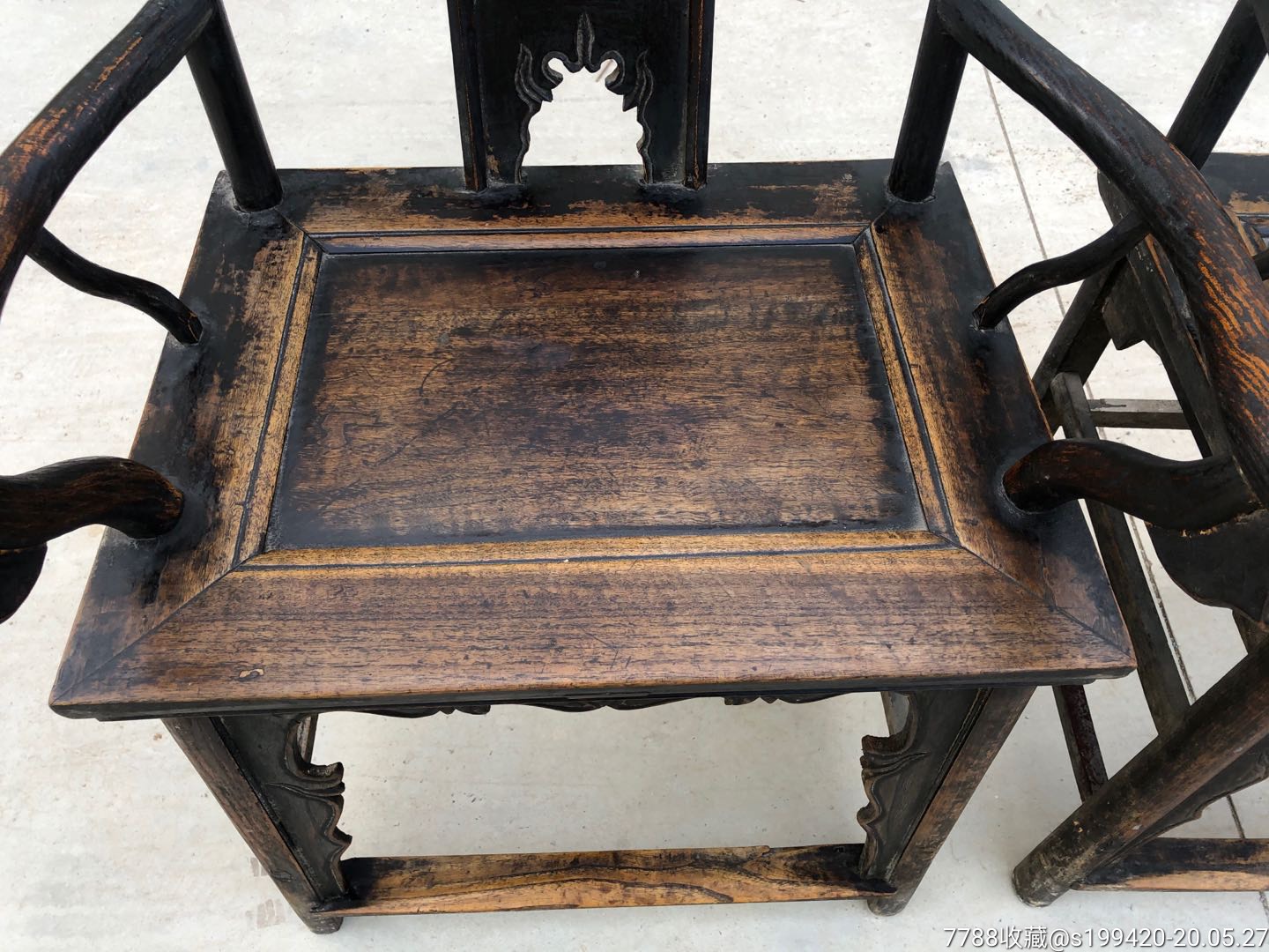 清代核桃木大官帽椅.