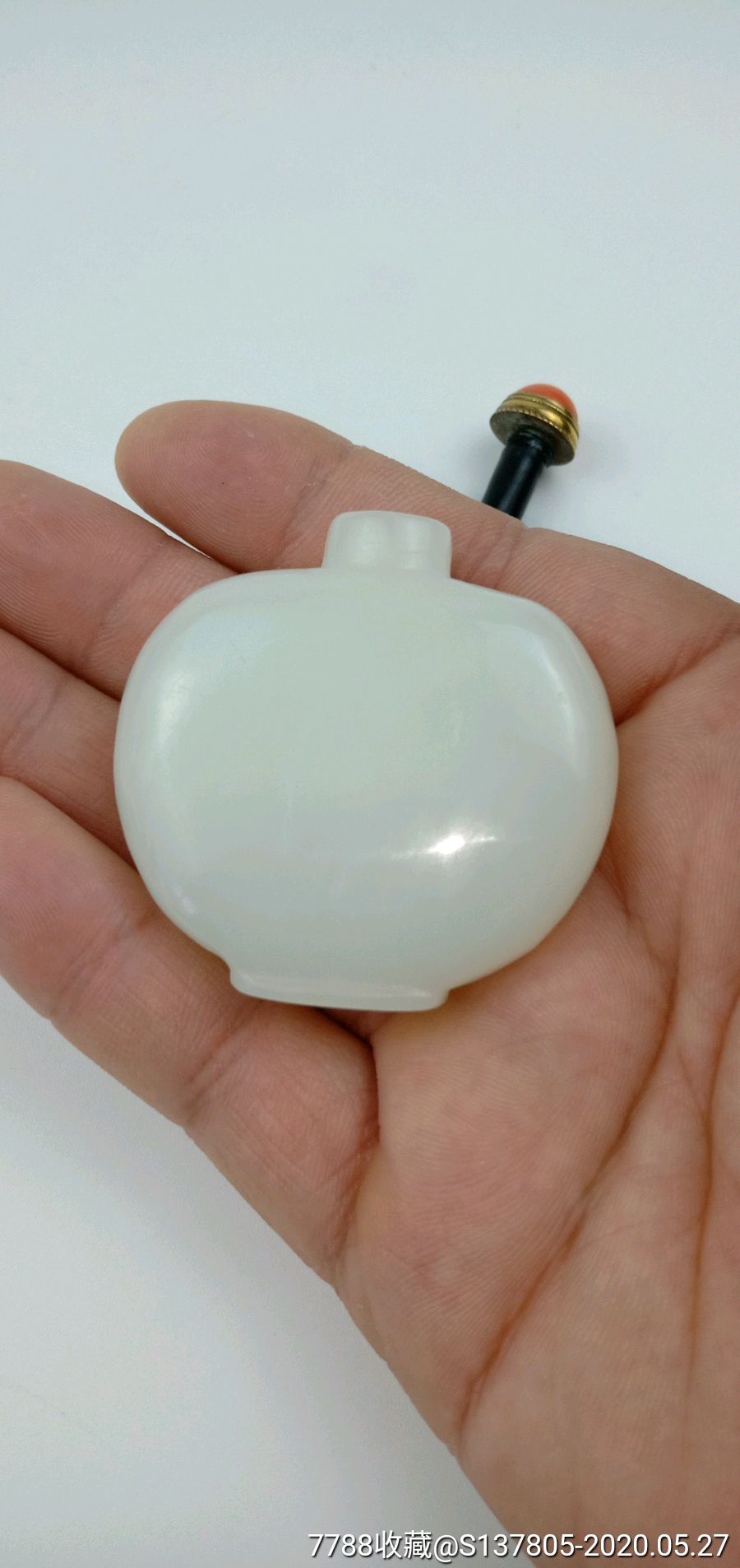 白玉鼻烟壶和田玉鼻烟壶