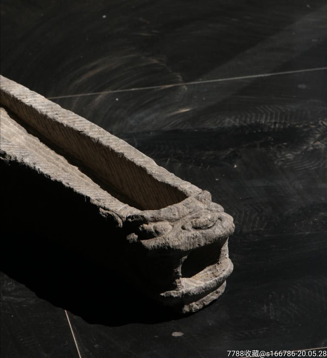 明代龙头出水口材质:青石尺寸:长78,宽16,高15.