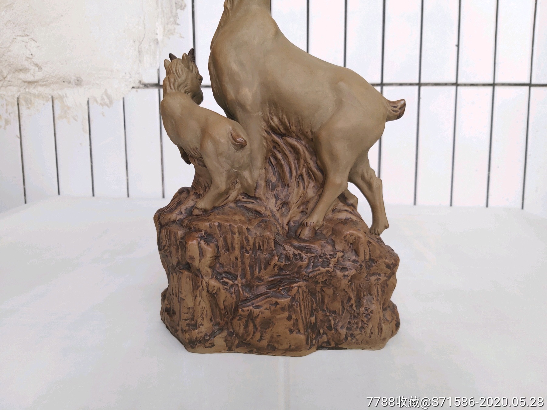 石湾窑大师霍兰生肖羊作品(三羊启泰)