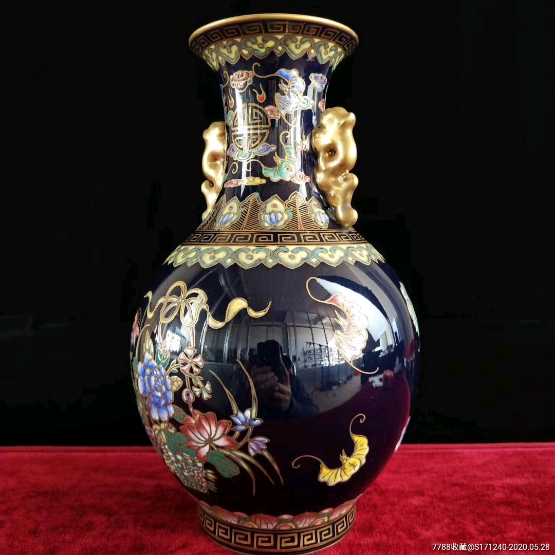 大清乾隆年制珐琅彩描金双耳花瓶