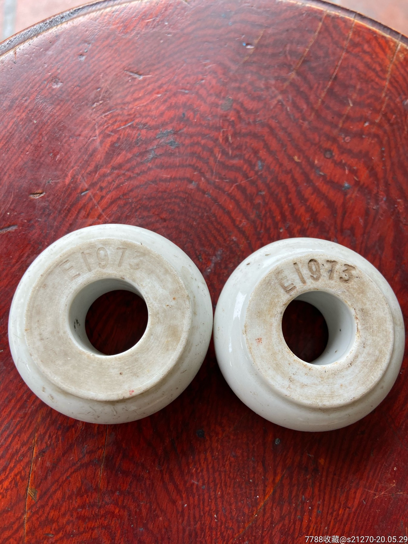 民国绝缘瓷珠一对