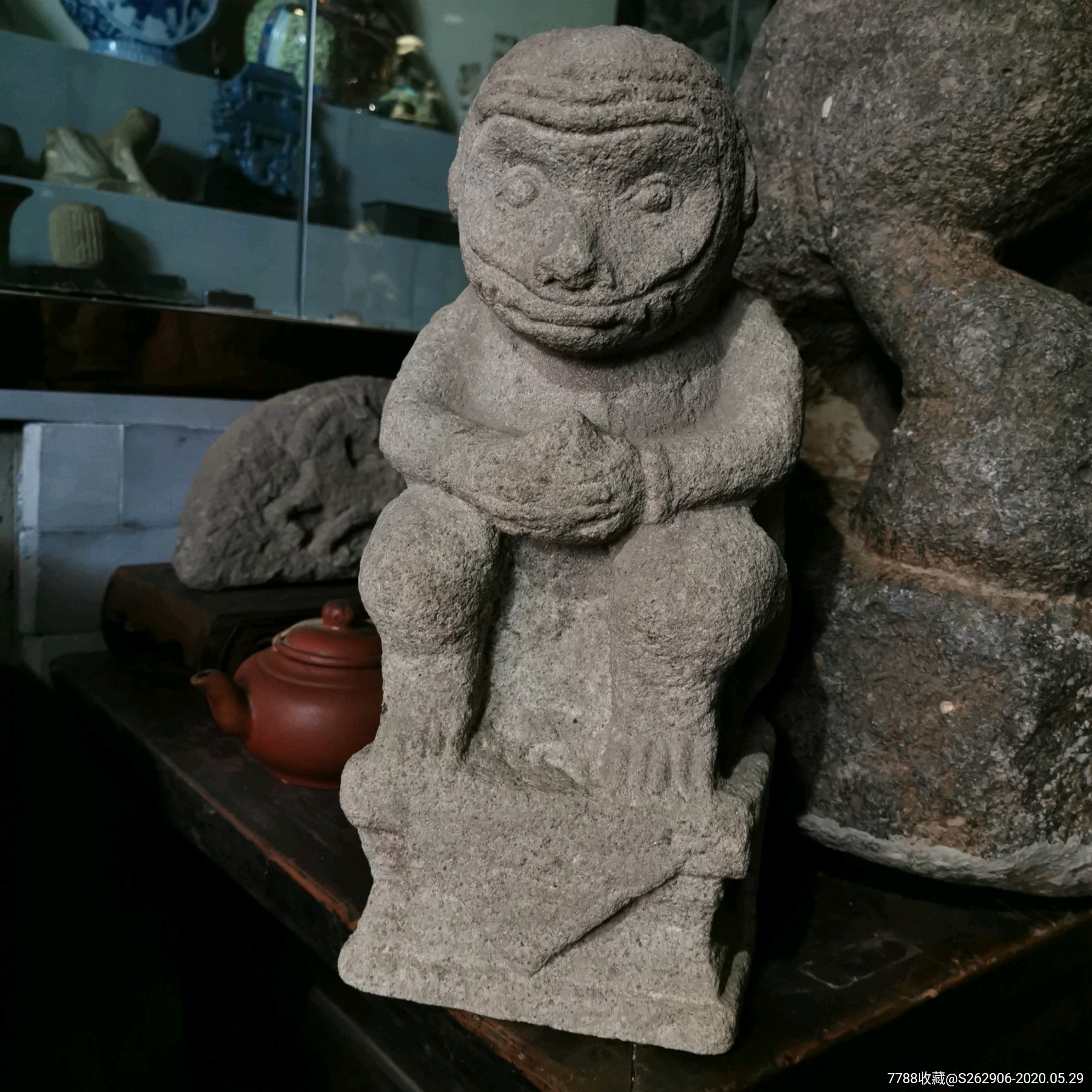 明代石雕猴子生肖猴摆件文房书案小摆件