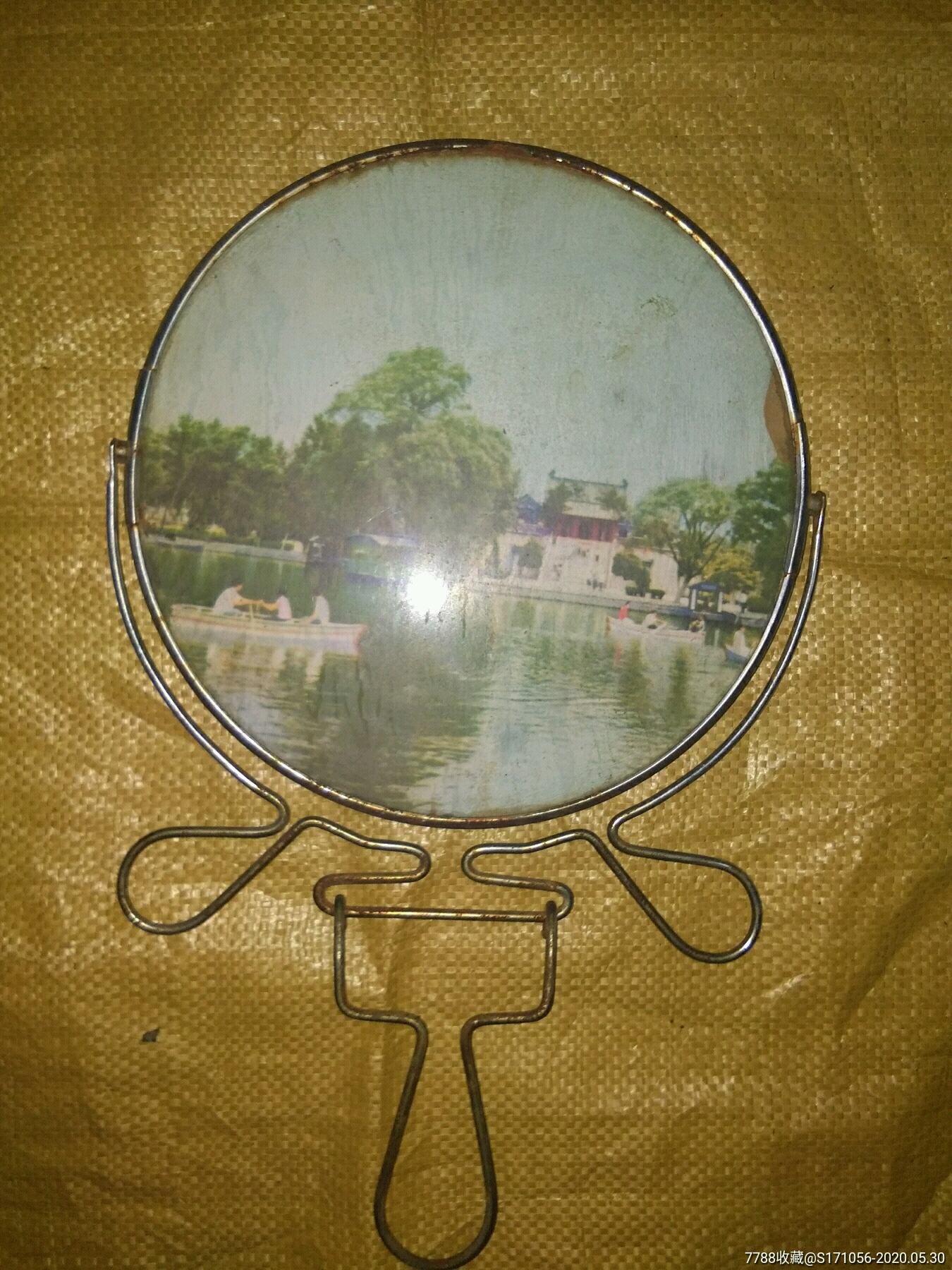 怀旧老式玻璃镜子