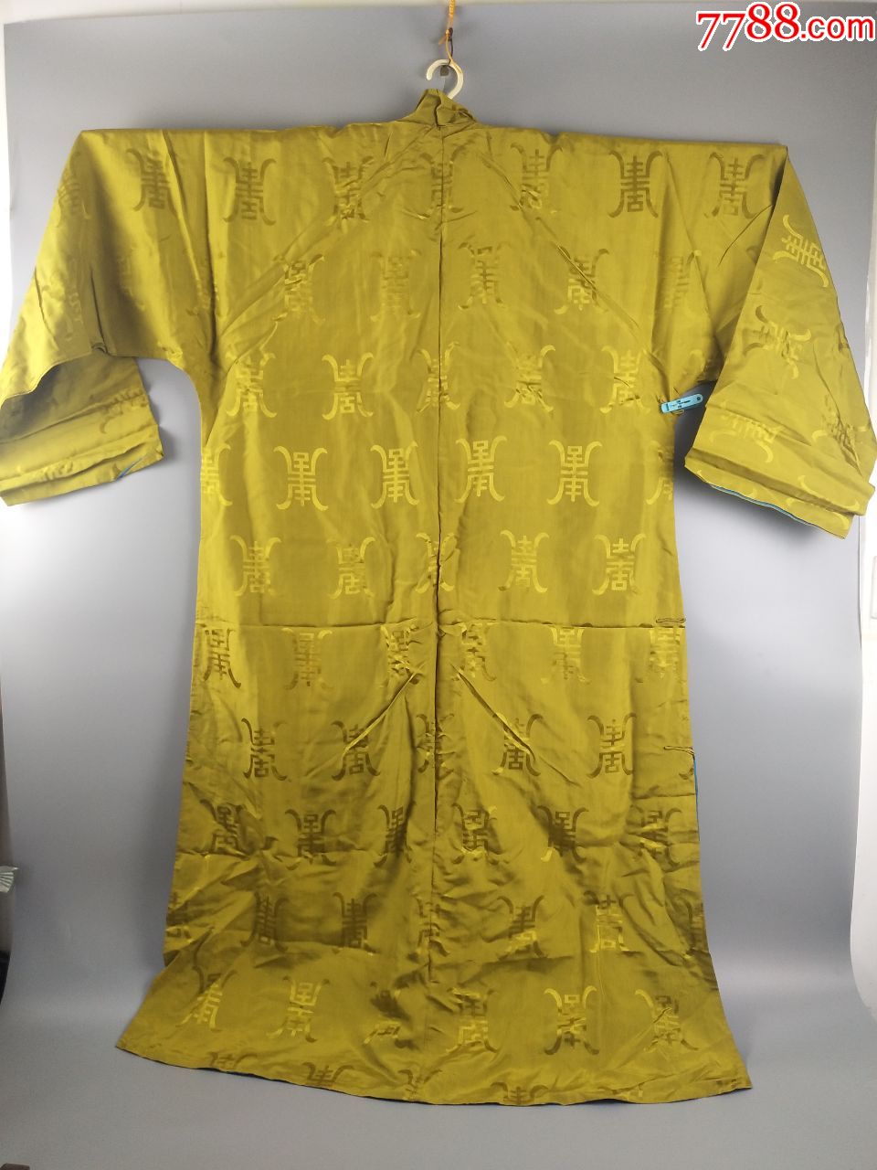 黄色寿字纹丝绸长袍_其他服饰_程饶金【7788钟表收藏】
