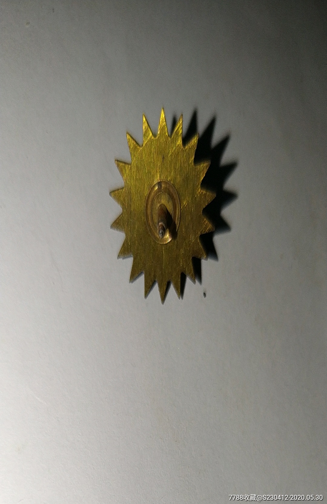 发条闹钟尖齿轮