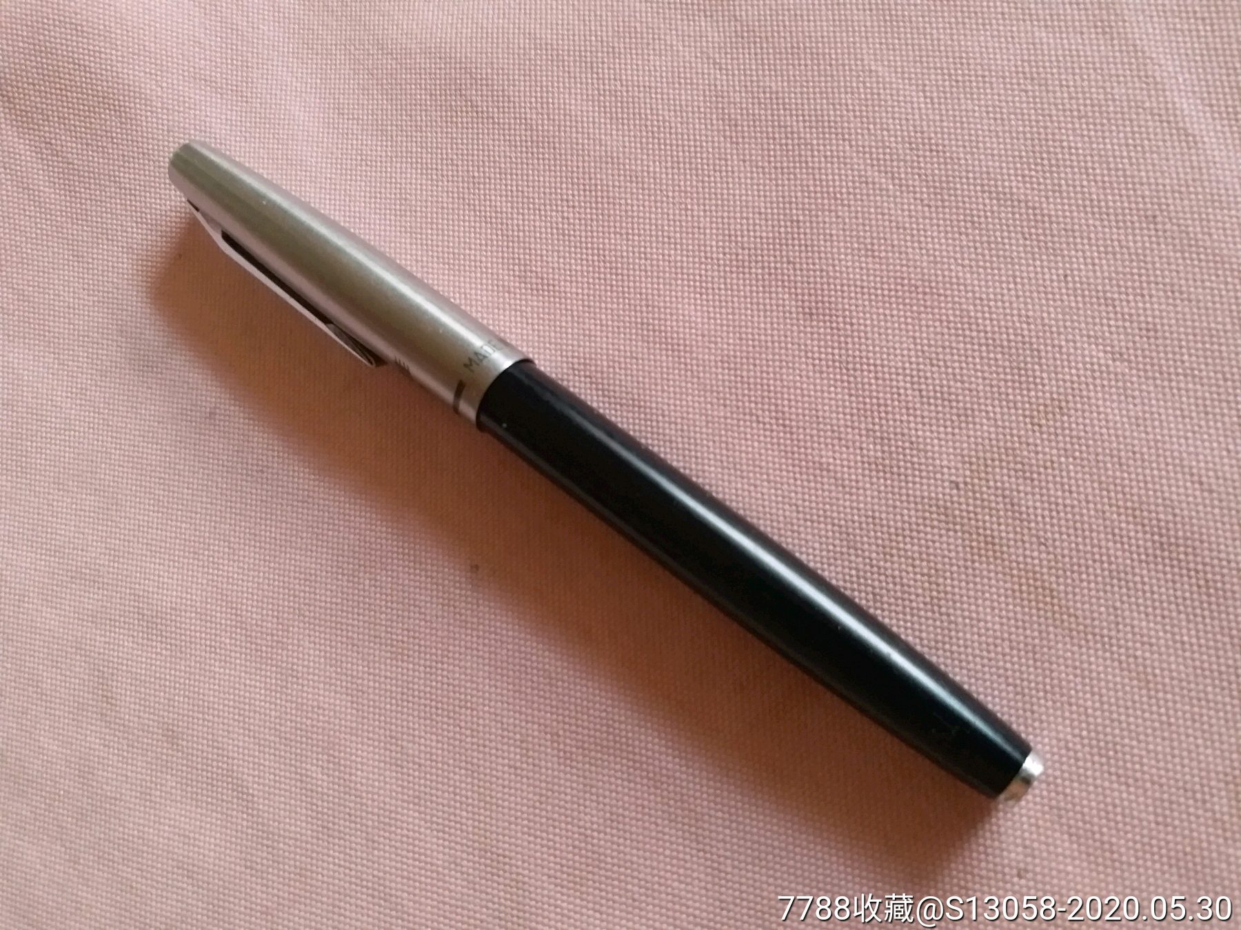 滚动鼠标滚轴,图片即可轻松放大,缩小更多"钢笔